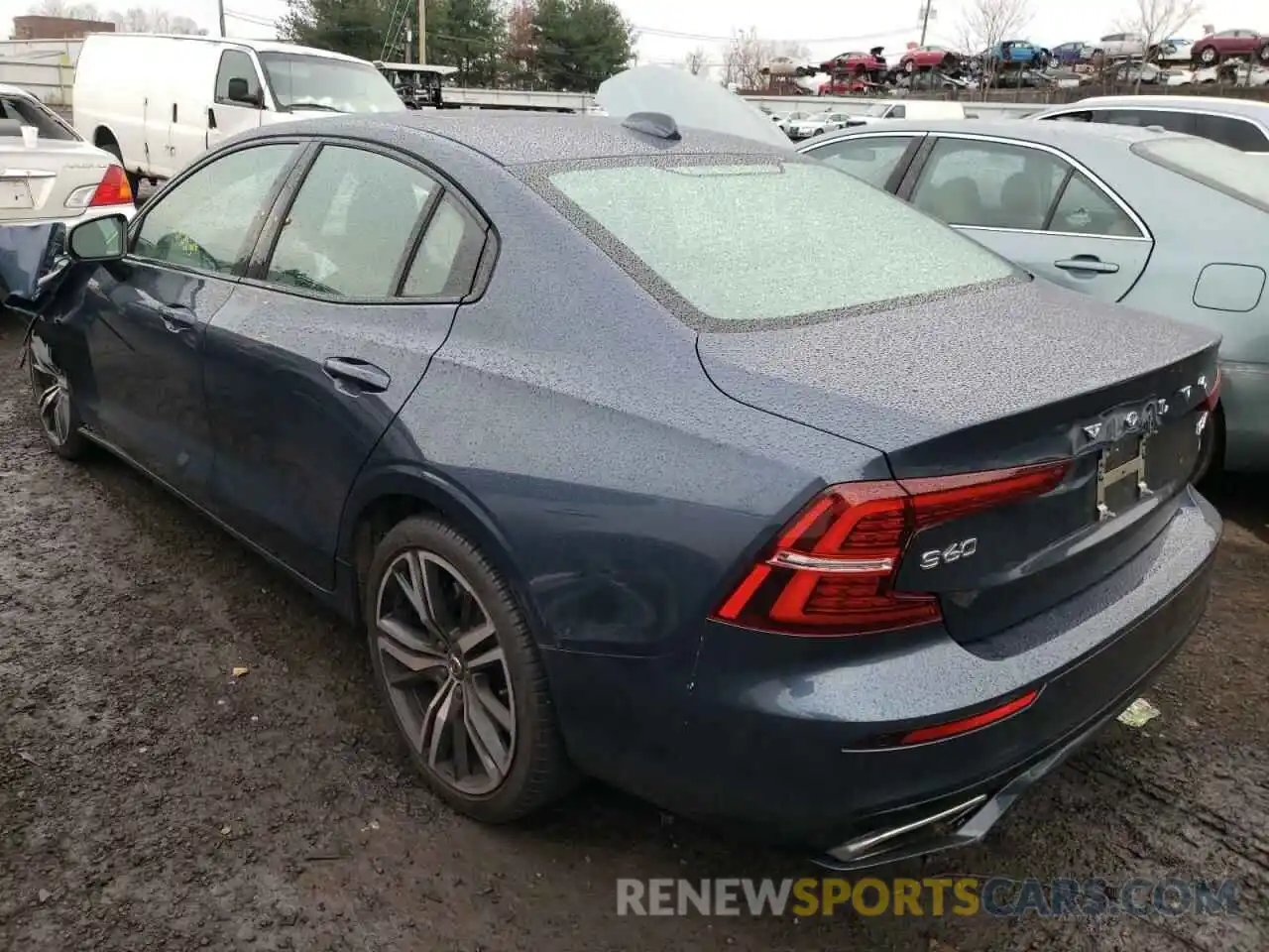 3 Photograph of a damaged car 7JRA22TM4KG005383 VOLVO S60 2019