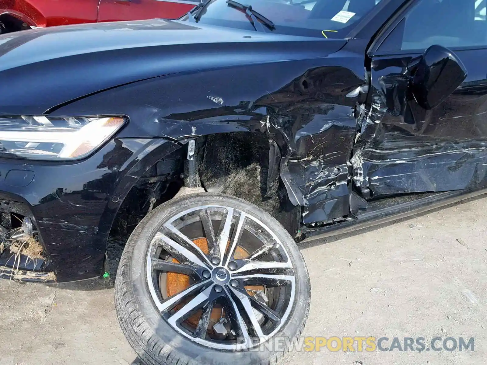 9 Photograph of a damaged car 7JRA22TM4KG015864 VOLVO S60 2019