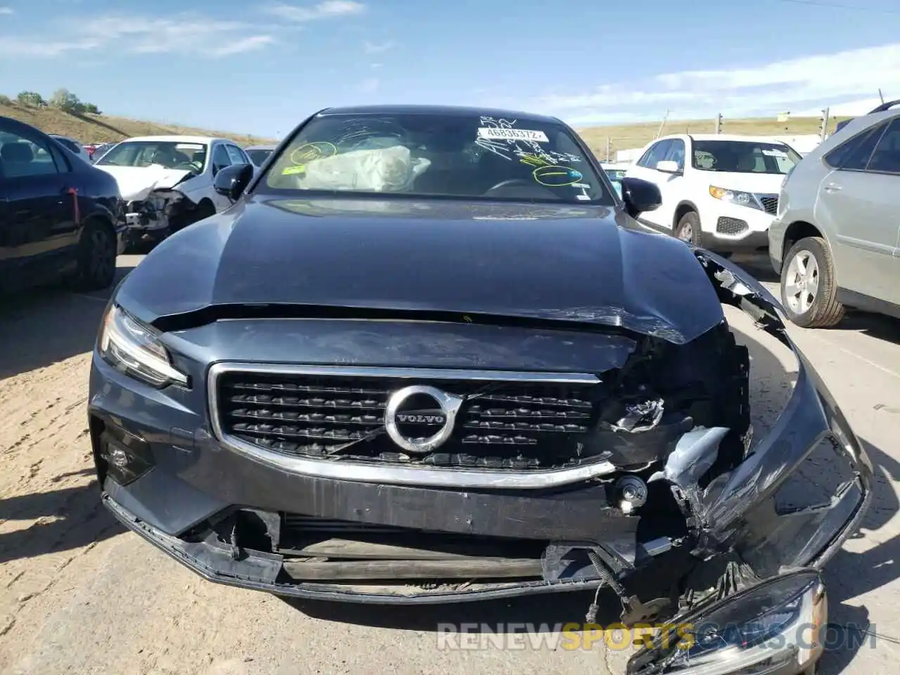 9 Photograph of a damaged car 7JRA22TM6KG013324 VOLVO S60 2019