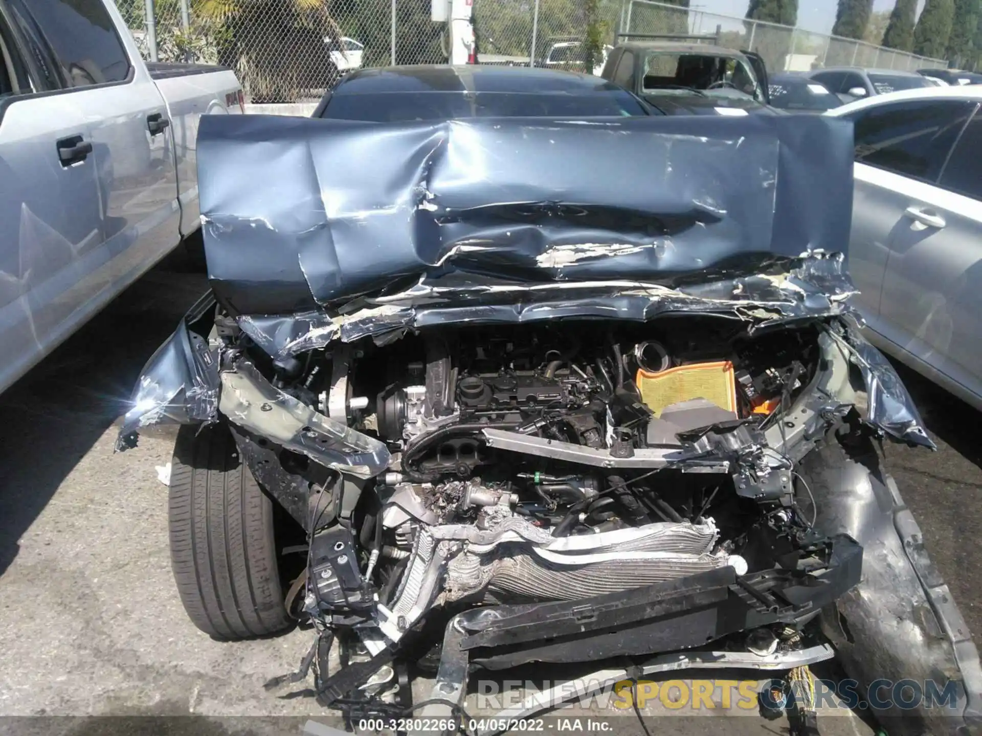 6 Photograph of a damaged car 7JRA22TM6KG018278 VOLVO S60 2019