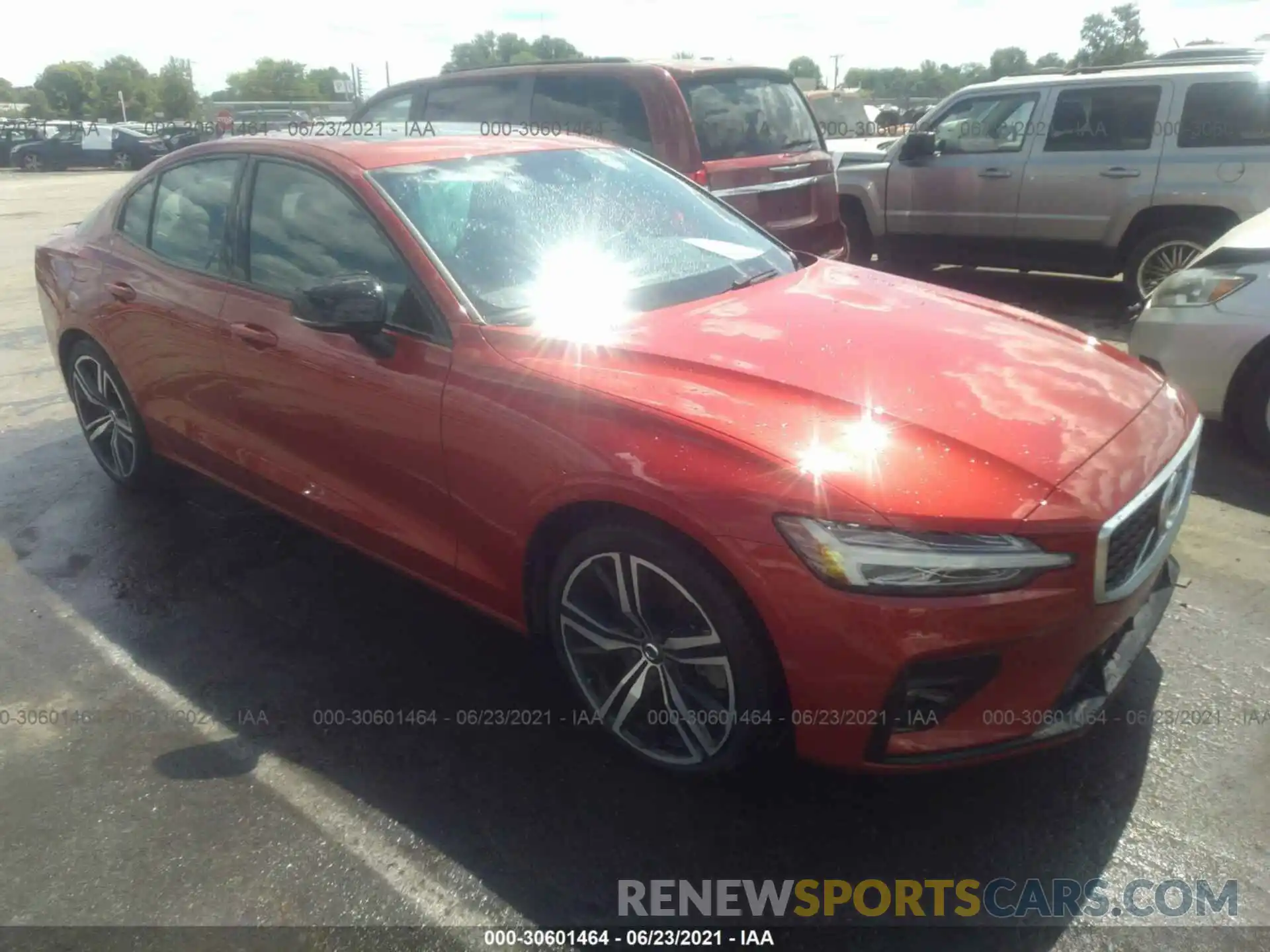 1 Photograph of a damaged car 7JRA22TM6KG018426 VOLVO S60 2019