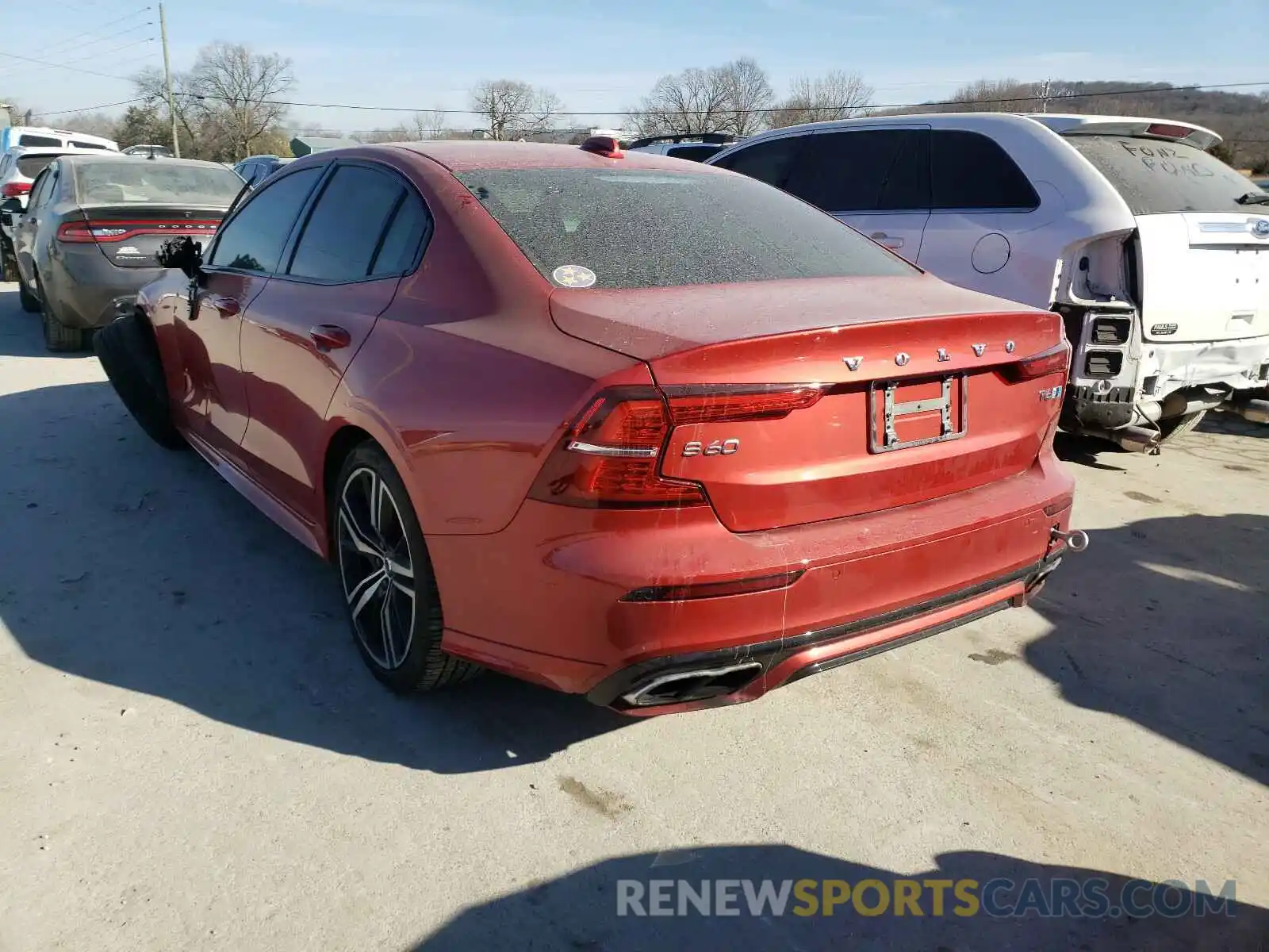 3 Photograph of a damaged car 7JRA22TM7KG000596 VOLVO S60 2019