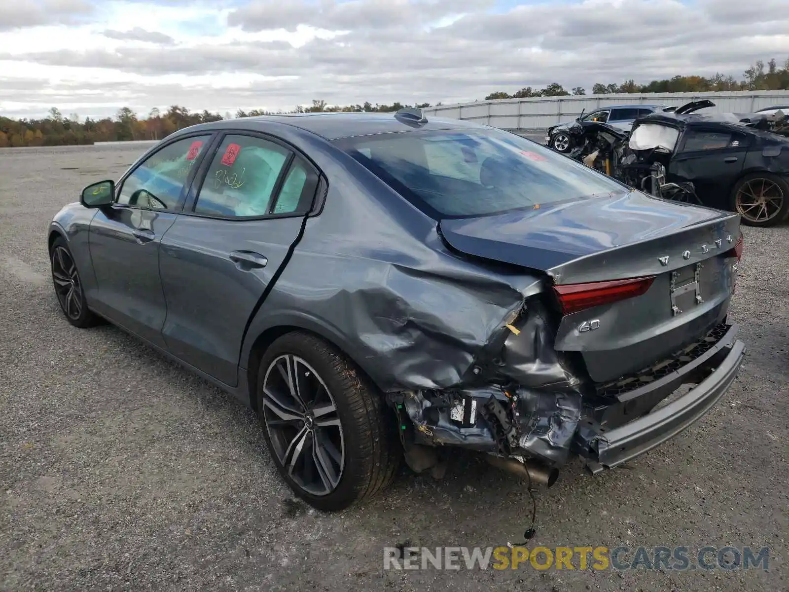 3 Photograph of a damaged car 7JRA22TM7KG014370 VOLVO S60 2019