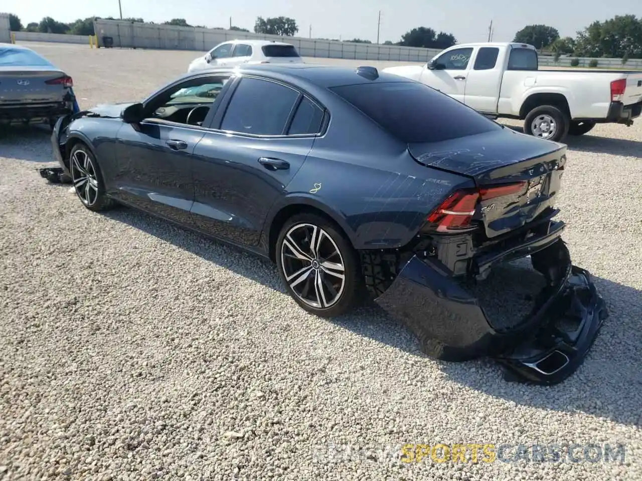 3 Photograph of a damaged car 7JRA22TM7KG018452 VOLVO S60 2019