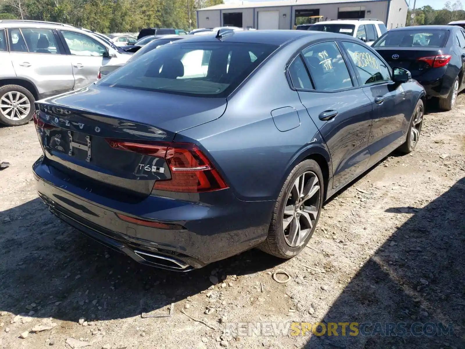 4 Фотография поврежденного автомобиля 7JRA22TM8KG007279 VOLVO S60 2019