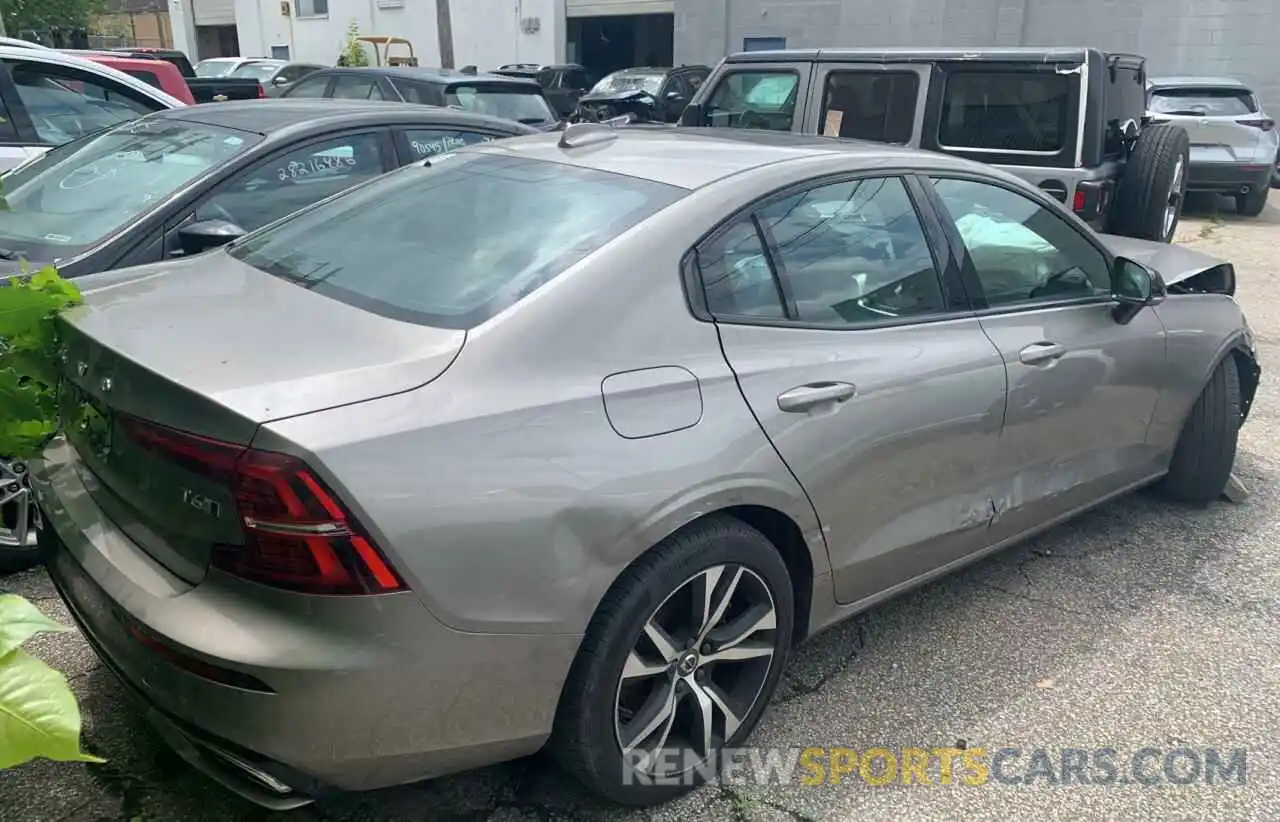 4 Photograph of a damaged car 7JRA22TM8KG015169 VOLVO S60 2019