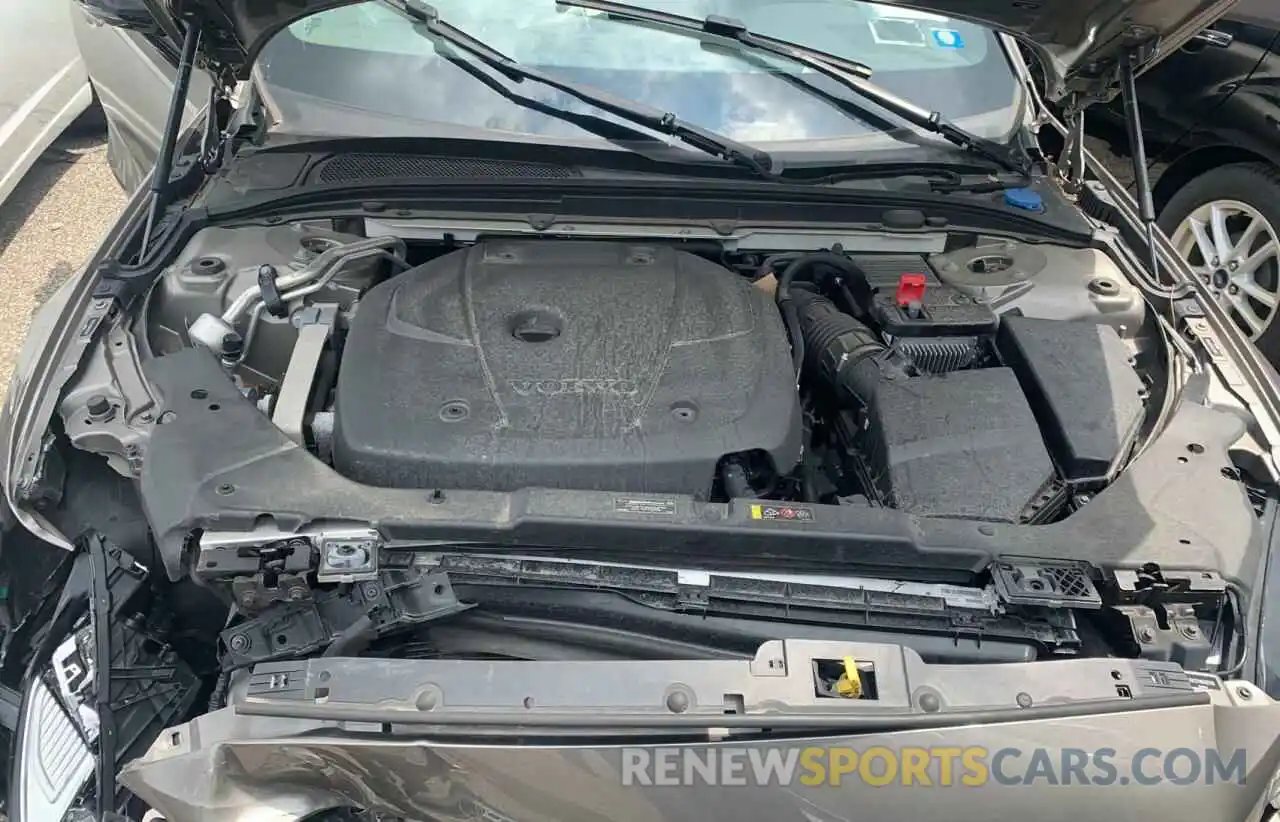 7 Photograph of a damaged car 7JRA22TM8KG015169 VOLVO S60 2019