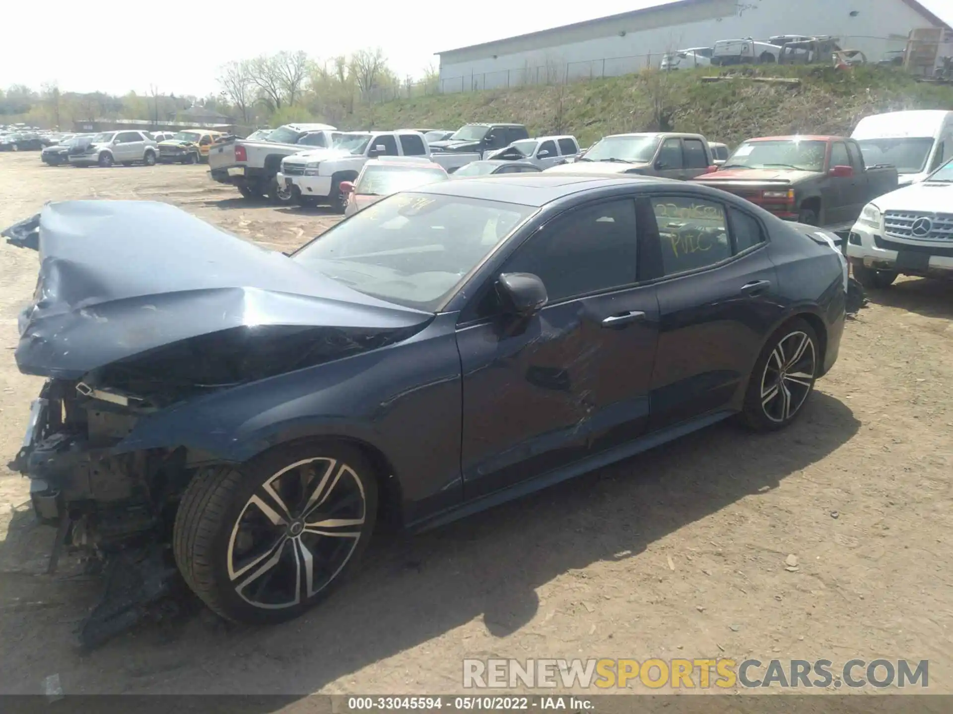 2 Photograph of a damaged car 7JRA22TM8KG015849 VOLVO S60 2019