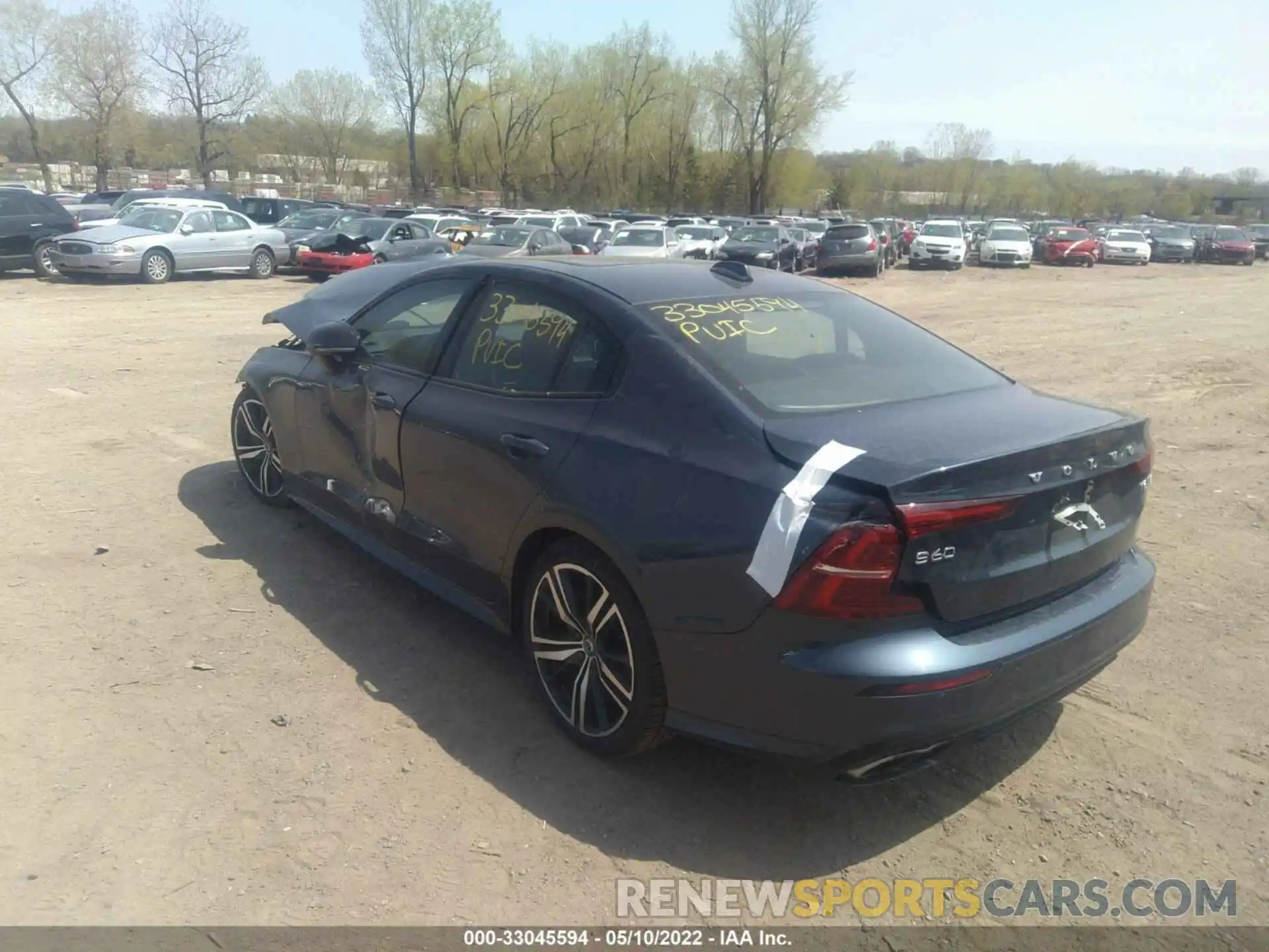 3 Photograph of a damaged car 7JRA22TM8KG015849 VOLVO S60 2019