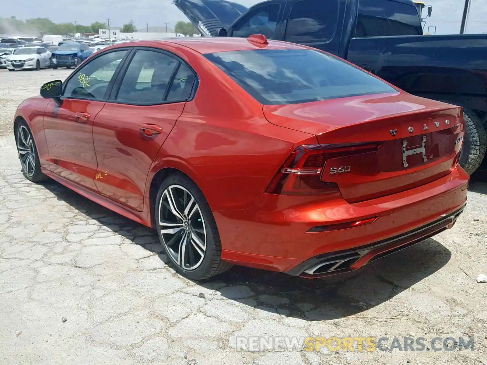 3 Photograph of a damaged car 7JRA22TM9KG002737 VOLVO S60 2019