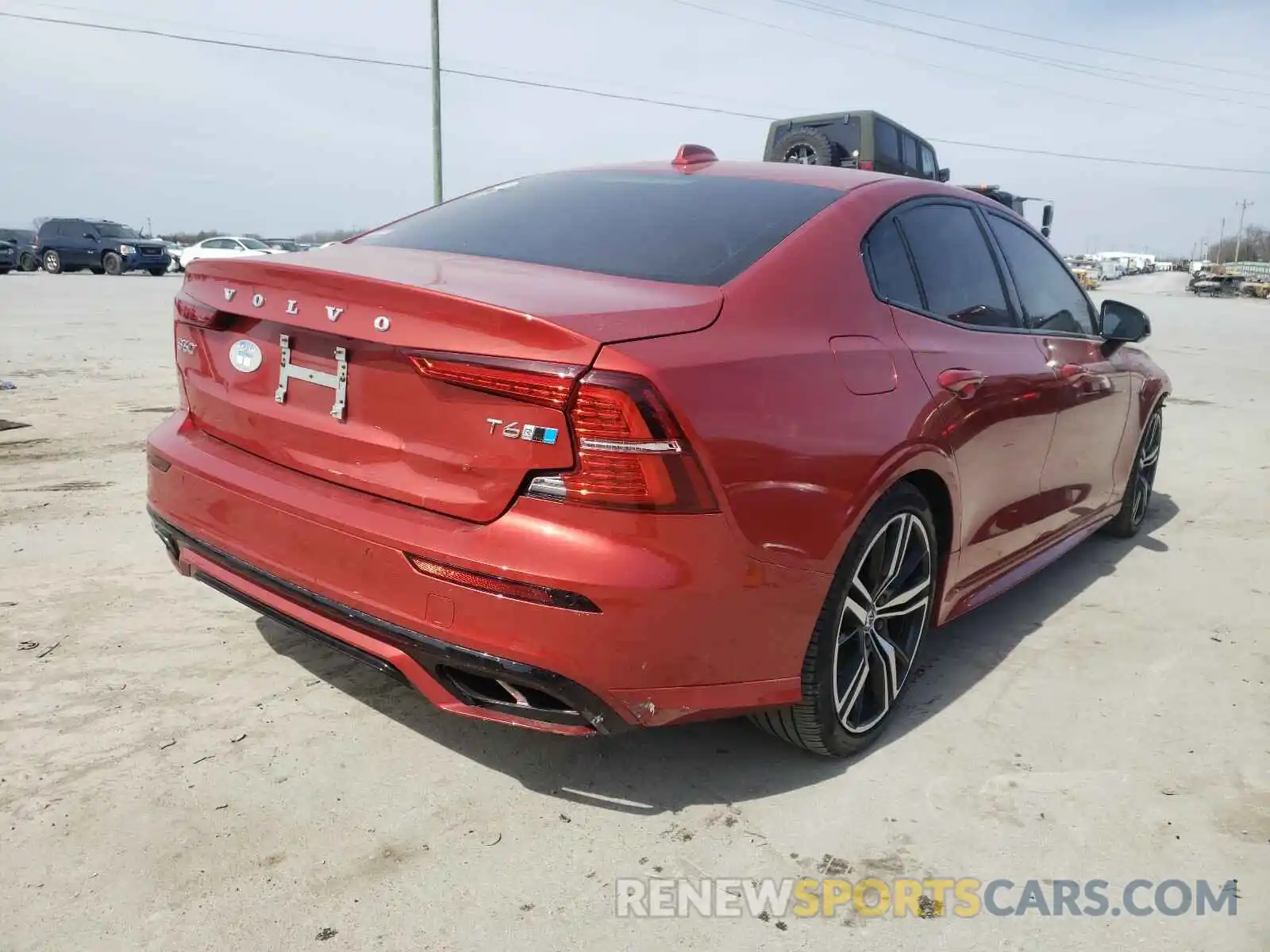 4 Photograph of a damaged car 7JRA22TMXKG000592 VOLVO S60 2019