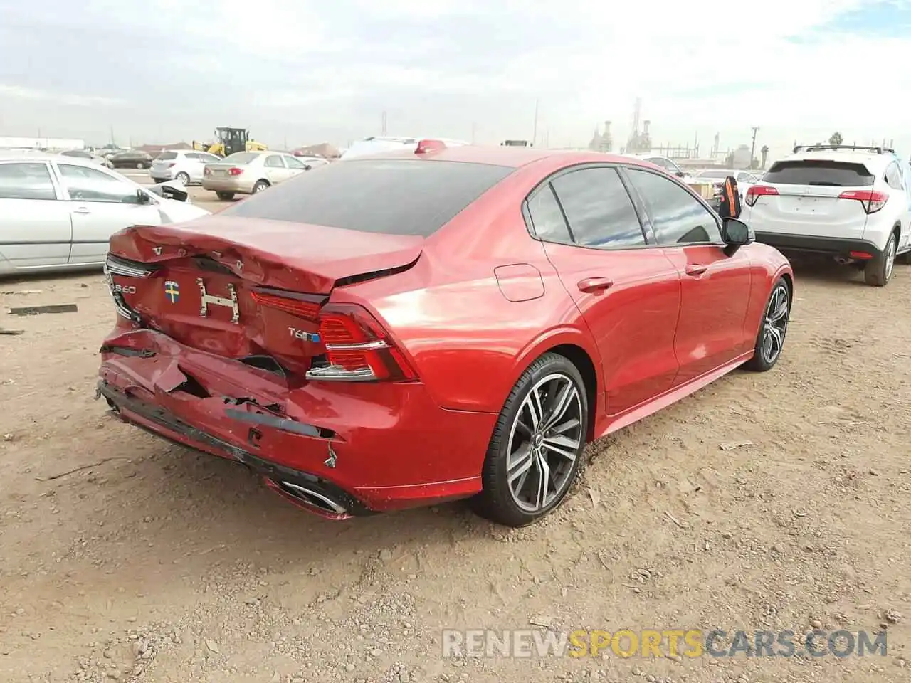 4 Фотография поврежденного автомобиля 7JRA22TMXKG000642 VOLVO S60 2019