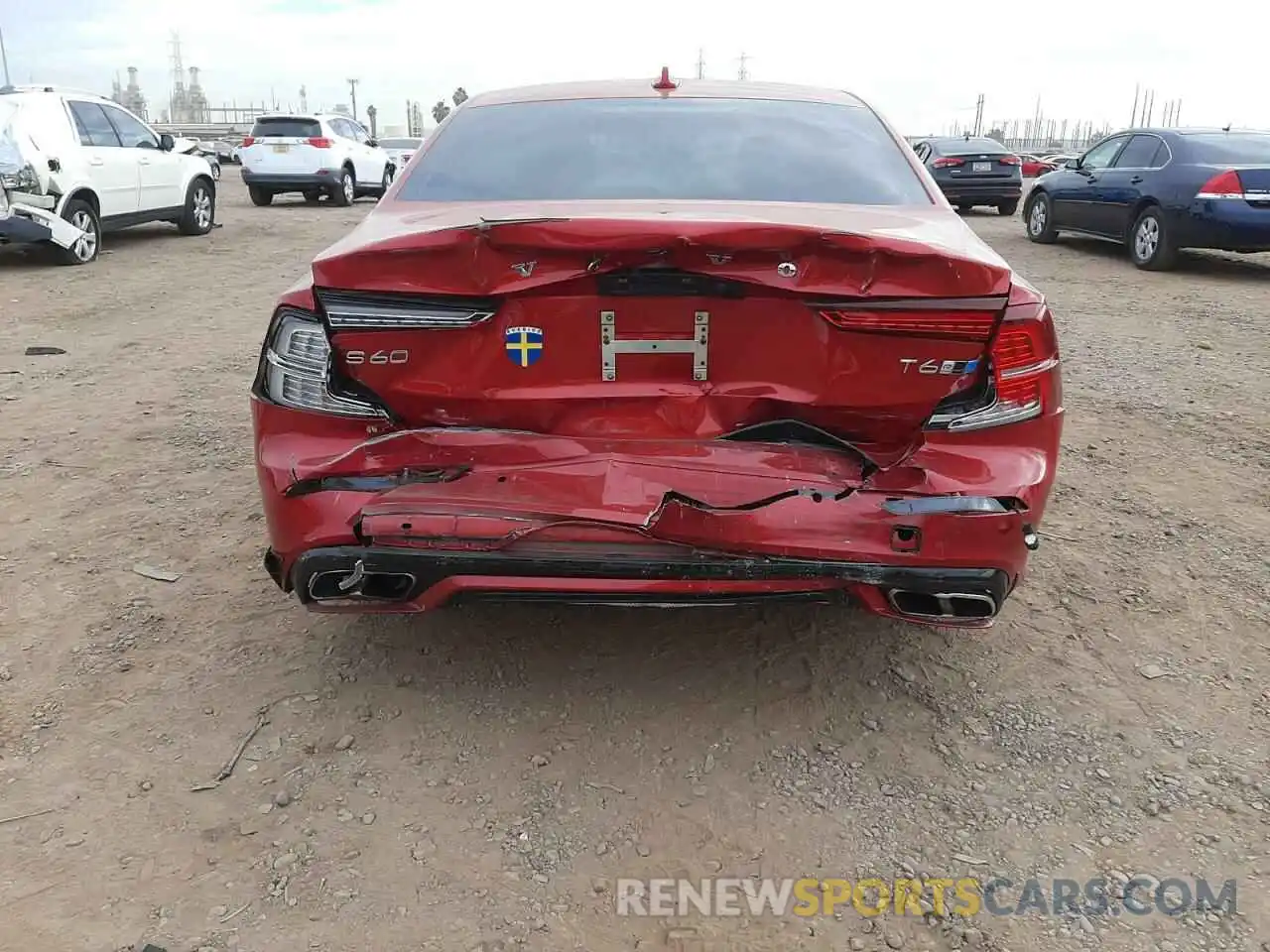 9 Photograph of a damaged car 7JRA22TMXKG000642 VOLVO S60 2019