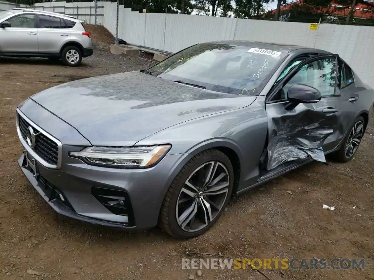 2 Photograph of a damaged car 7JRA22TMXKG017585 VOLVO S60 2019