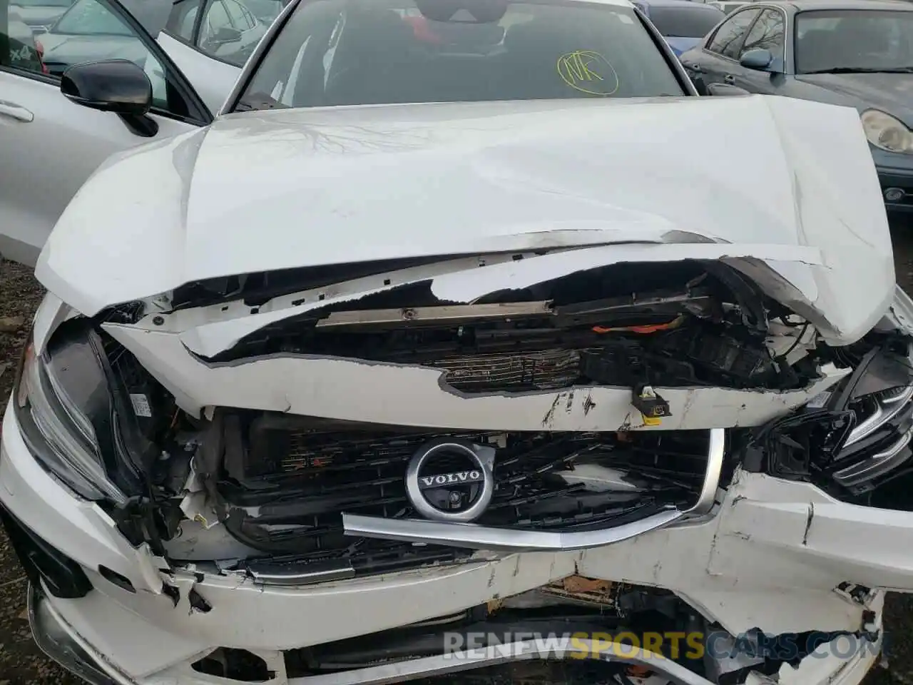 7 Photograph of a damaged car 7JRA22TMXKG018428 VOLVO S60 2019