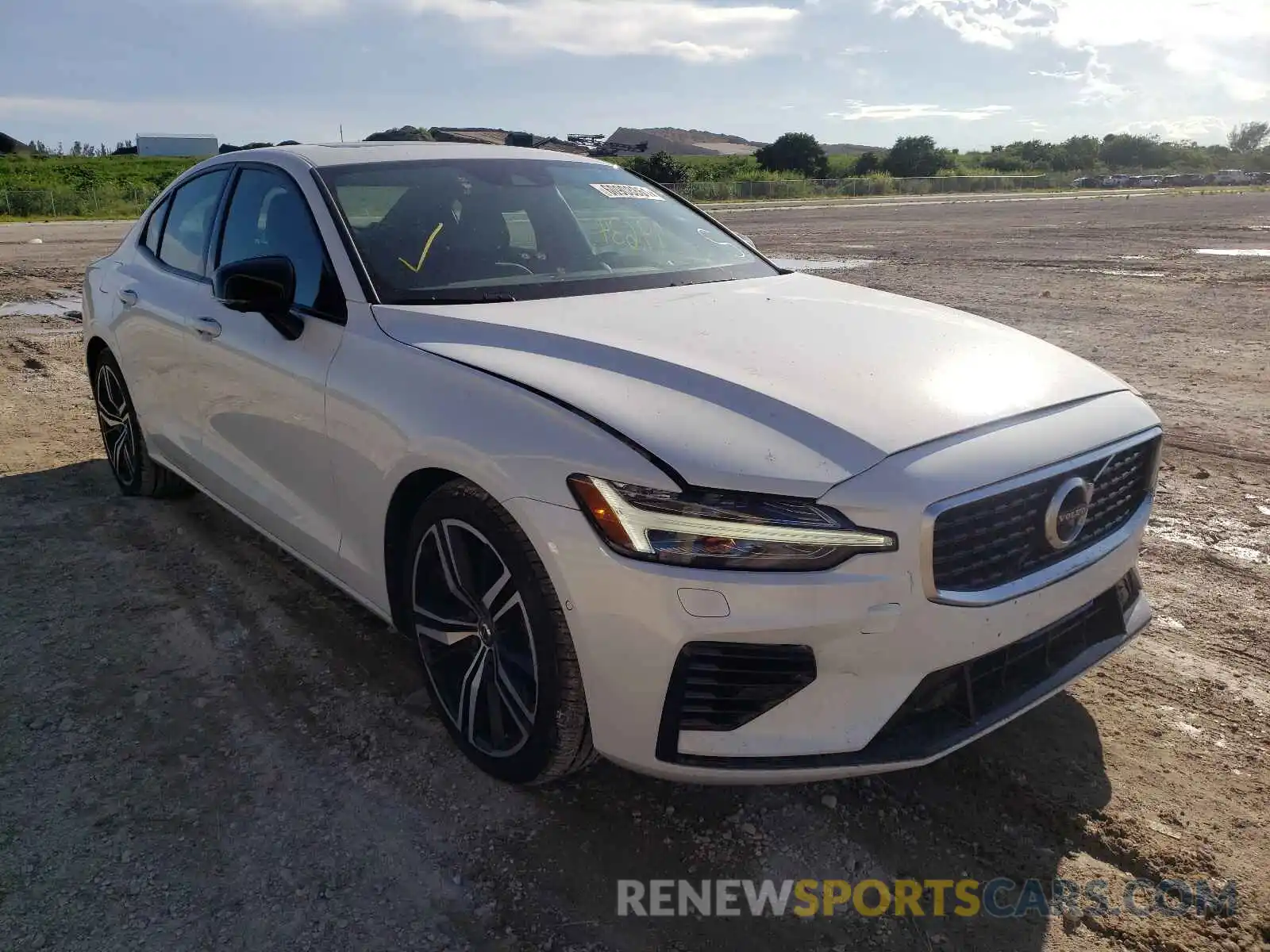 1 Photograph of a damaged car 7JRBR0FM0KG018549 VOLVO S60 2019