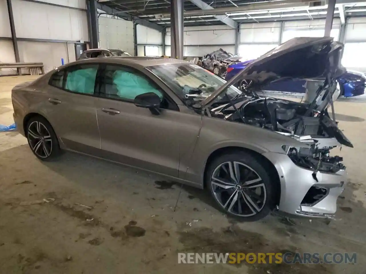 4 Photograph of a damaged car 7JRBR0FM5KG017347 VOLVO S60 2019