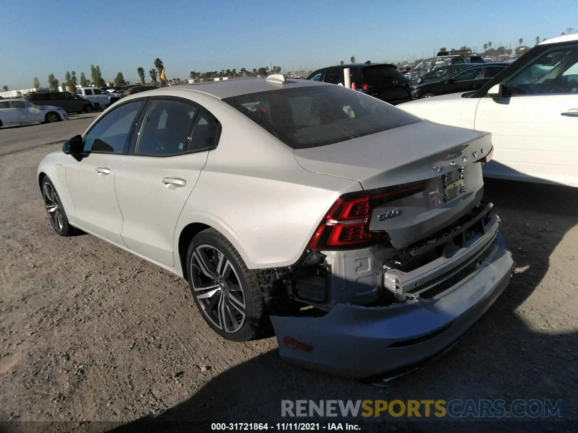 3 Photograph of a damaged car 7JRBR0FM6KG017406 VOLVO S60 2019