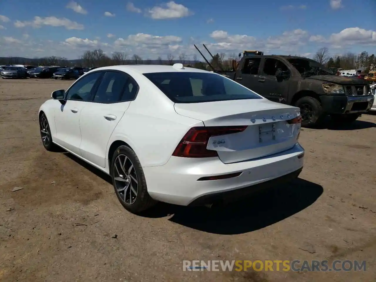 3 Photograph of a damaged car 7JR102FK0LG054405 VOLVO S60 2020