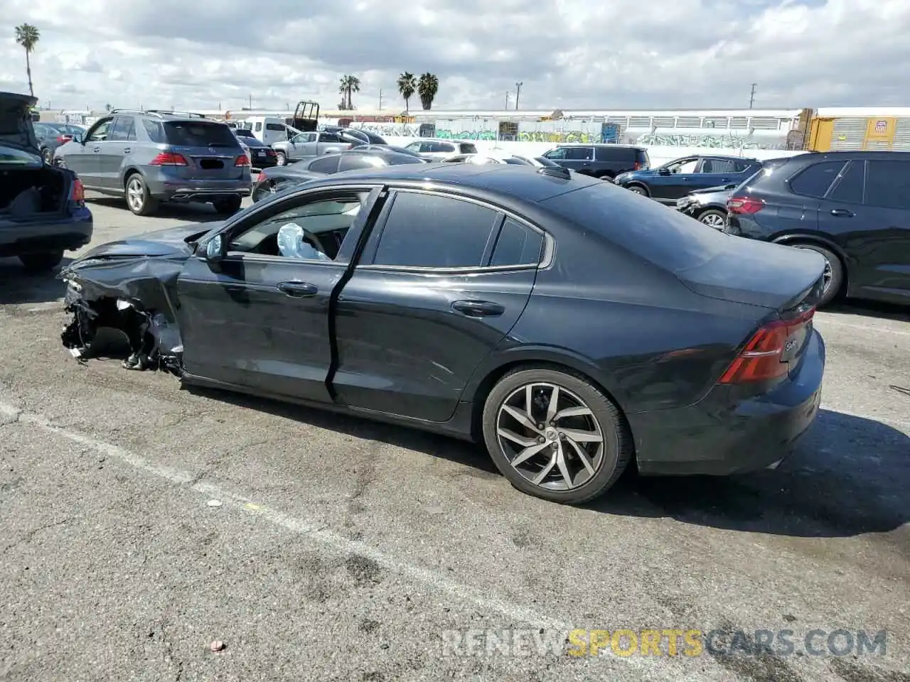 2 Photograph of a damaged car 7JR102FK0LG067719 VOLVO S60 2020