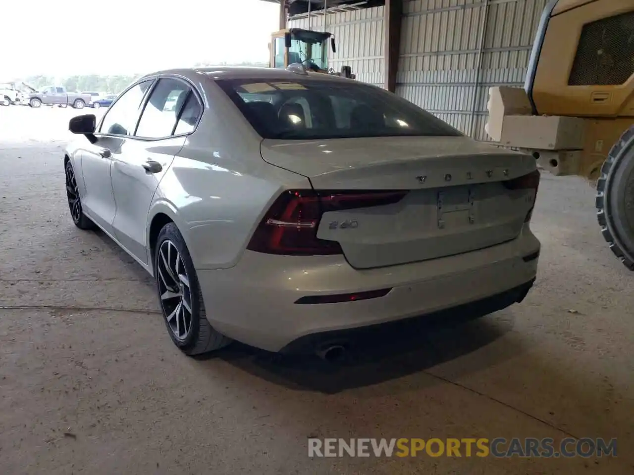 3 Photograph of a damaged car 7JR102FK1LG060326 VOLVO S60 2020