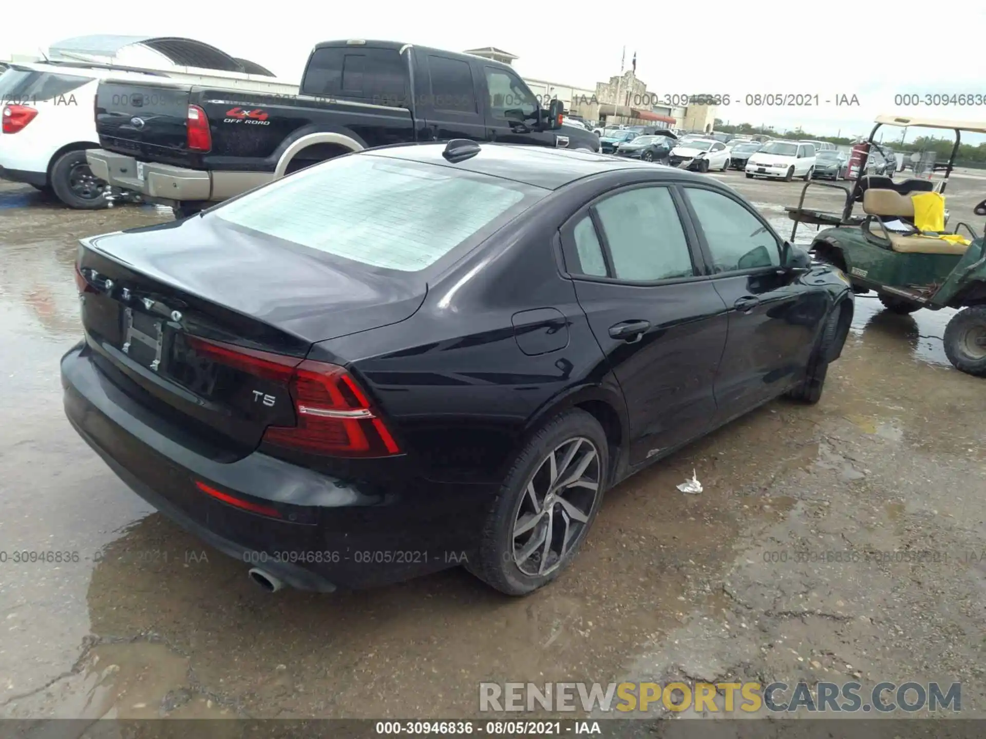 4 Photograph of a damaged car 7JR102FK2LG050176 VOLVO S60 2020