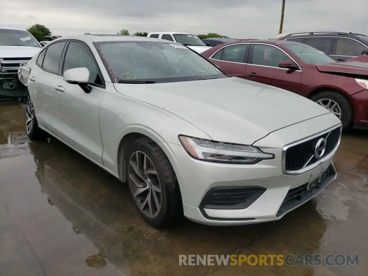 1 Photograph of a damaged car 7JR102FK2LG063218 VOLVO S60 2020