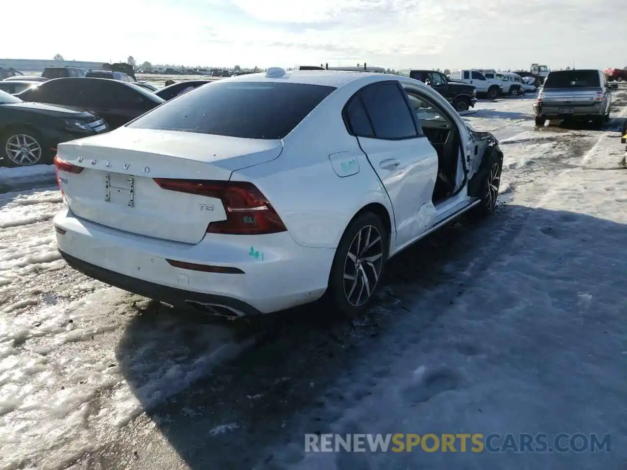 4 Photograph of a damaged car 7JR102FK2LG065437 VOLVO S60 2020