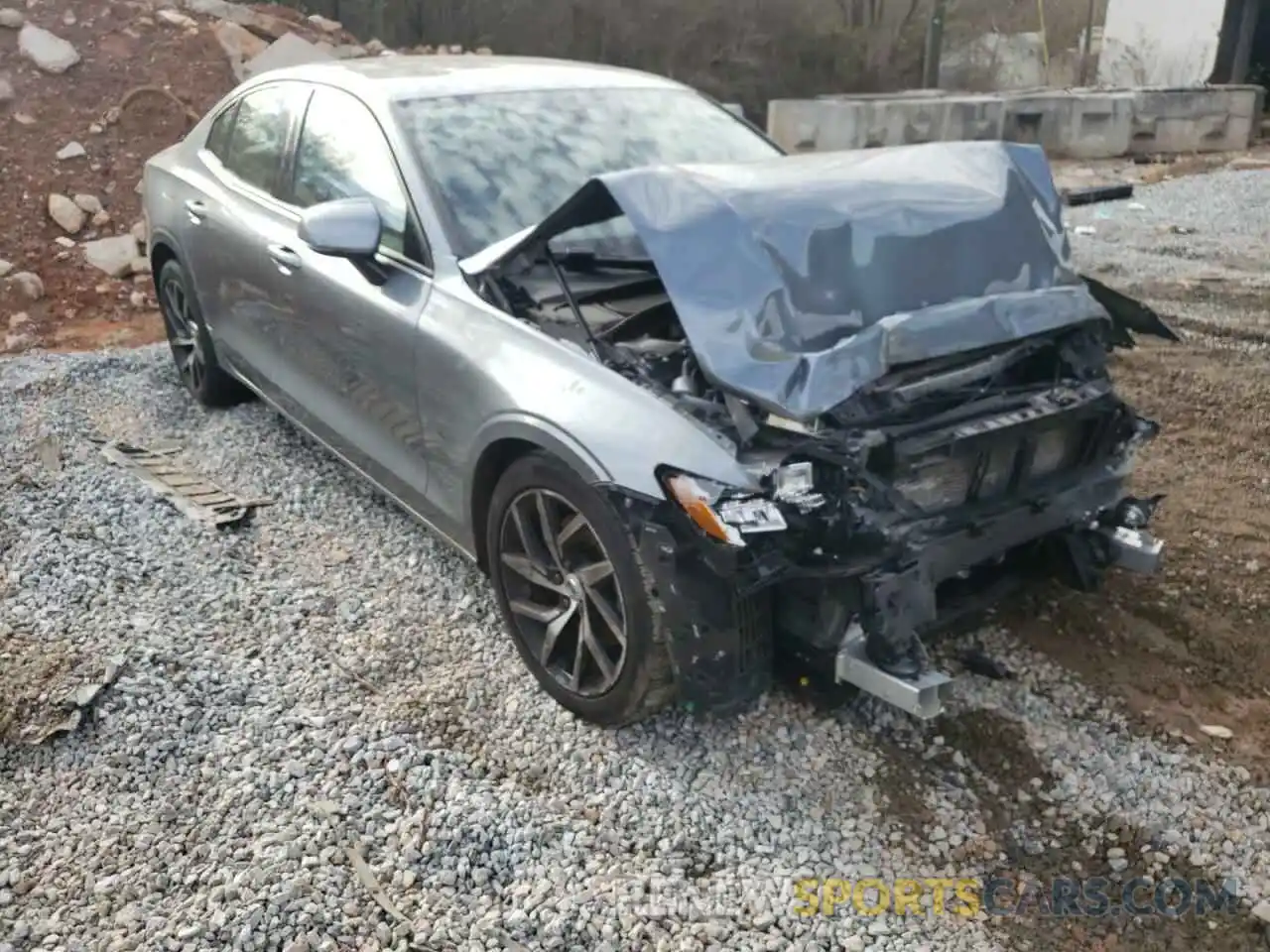 1 Photograph of a damaged car 7JR102FK2LG072565 VOLVO S60 2020