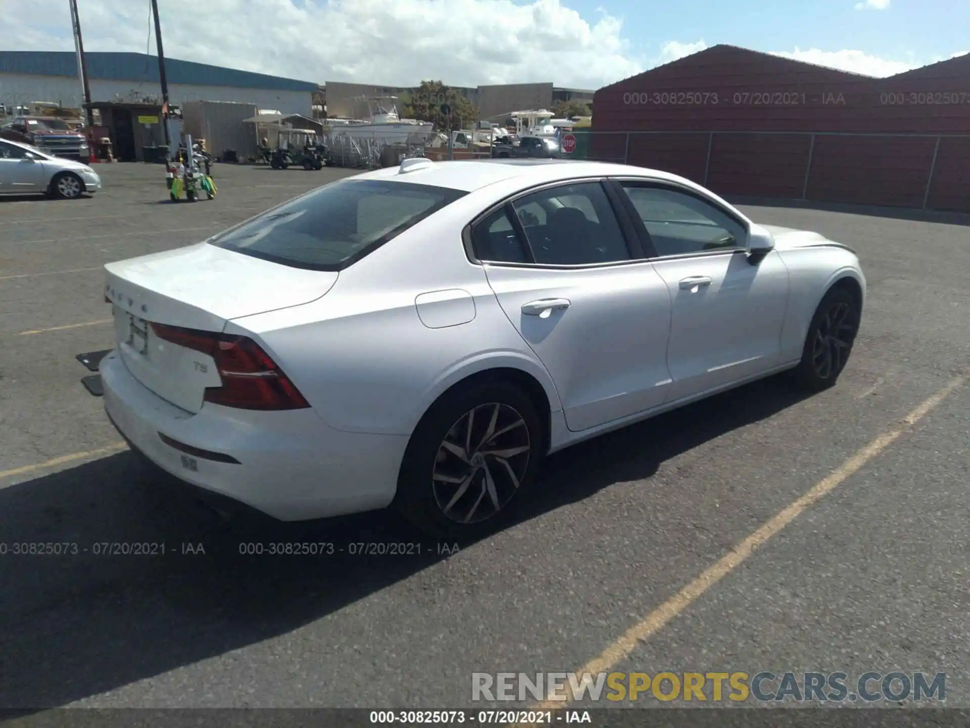 4 Photograph of a damaged car 7JR102FK3LG034696 VOLVO S60 2020