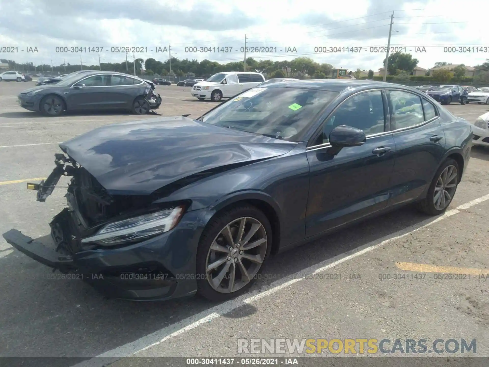 2 Photograph of a damaged car 7JR102FK4LG032407 VOLVO S60 2020