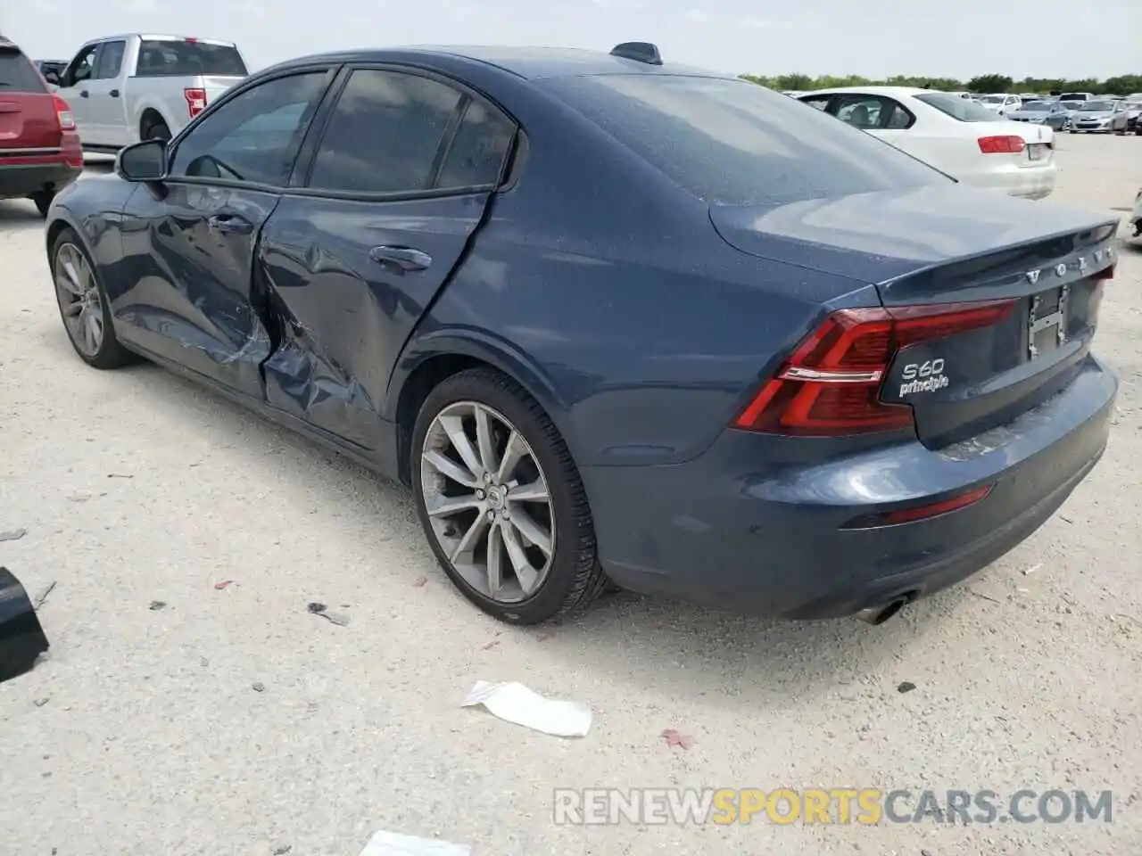 3 Photograph of a damaged car 7JR102FK4LG049272 VOLVO S60 2020