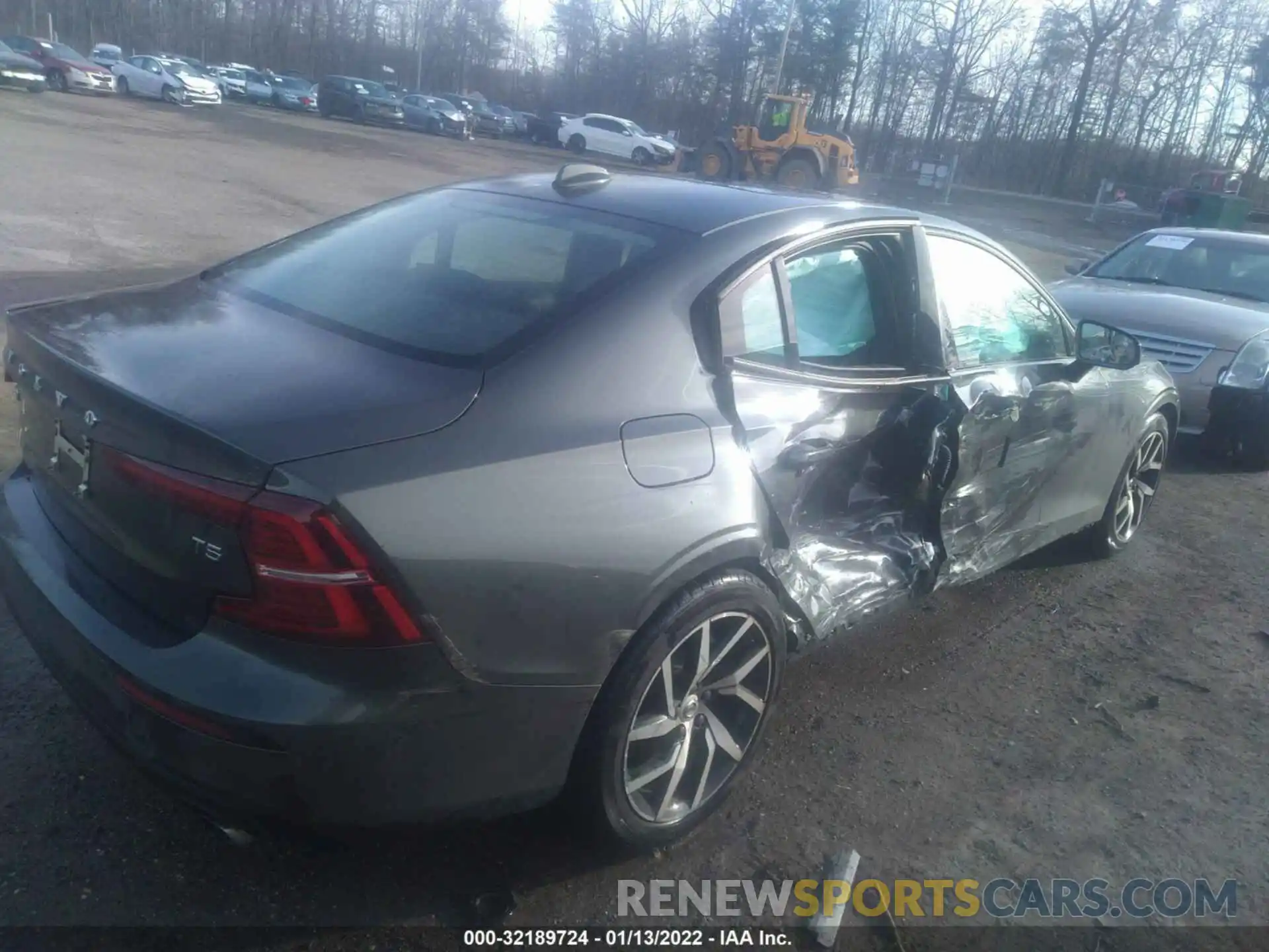 4 Photograph of a damaged car 7JR102FK4LG057453 VOLVO S60 2020