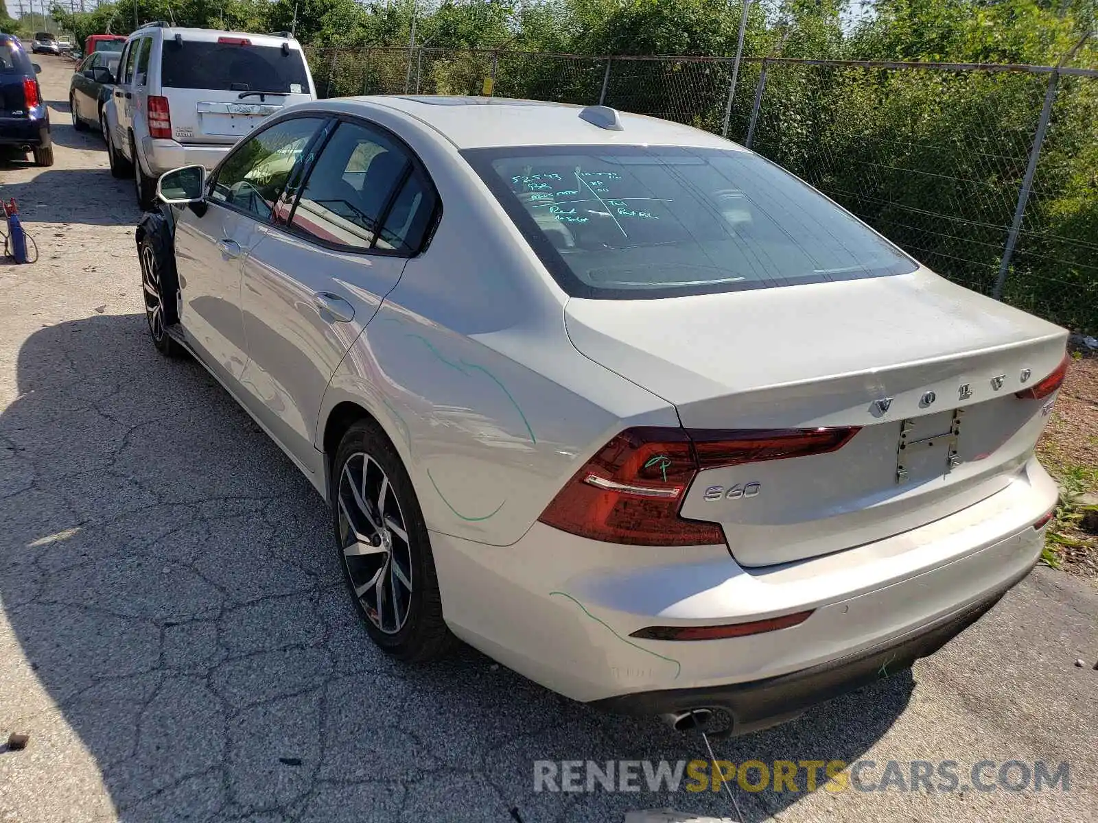 3 Photograph of a damaged car 7JR102FK4LG062944 VOLVO S60 2020