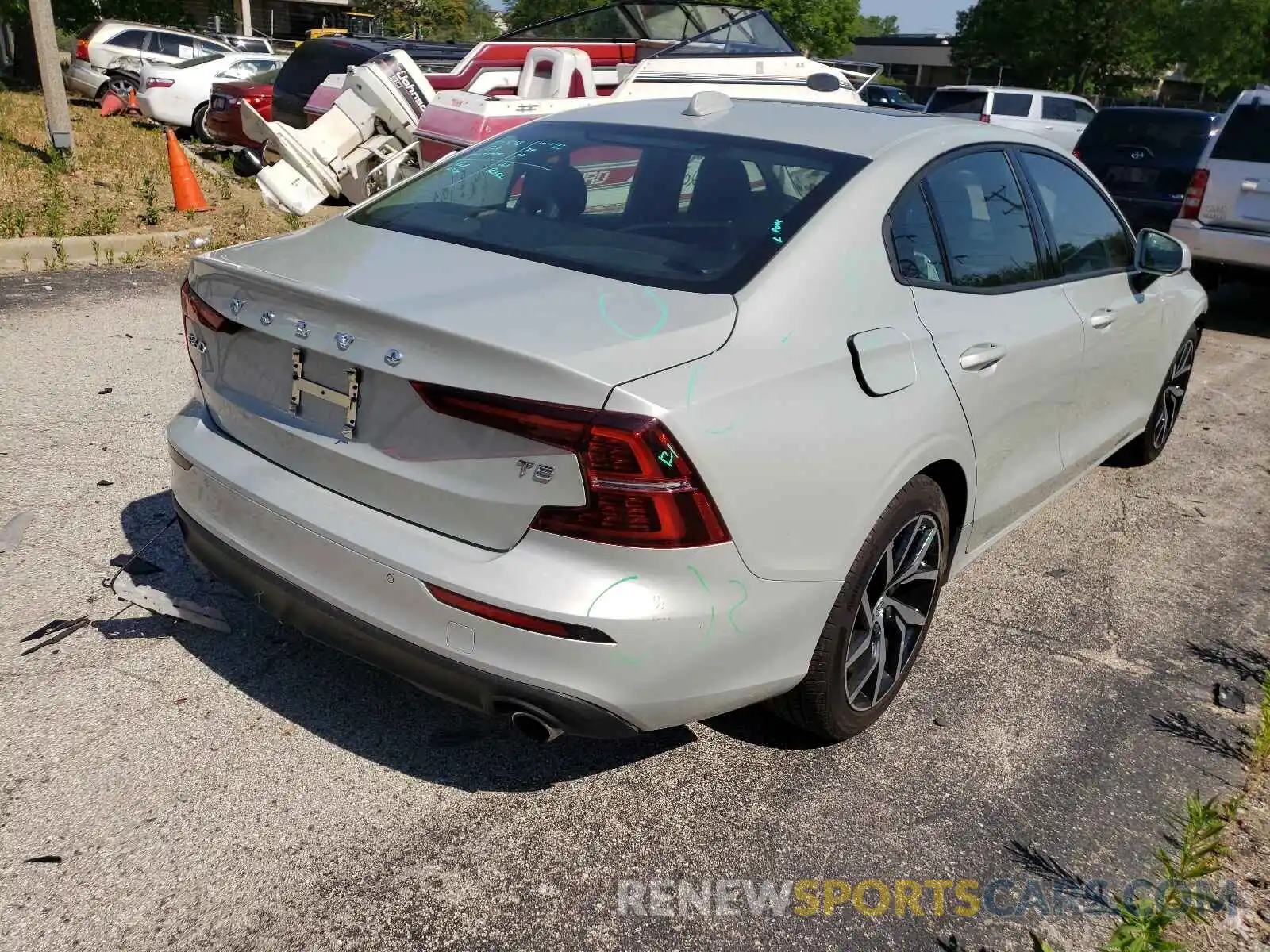 4 Photograph of a damaged car 7JR102FK4LG062944 VOLVO S60 2020