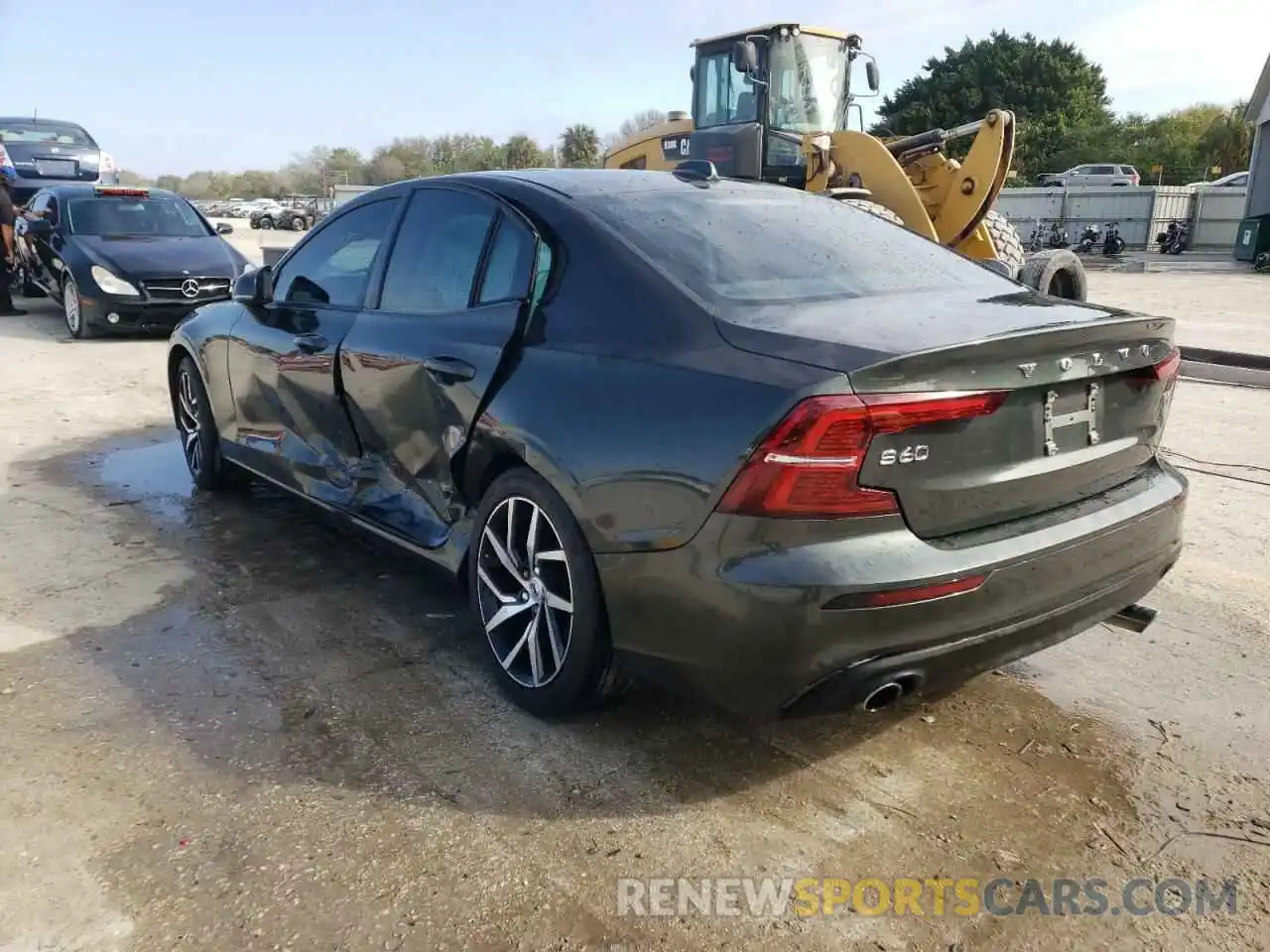 3 Photograph of a damaged car 7JR102FK5LG031993 VOLVO S60 2020