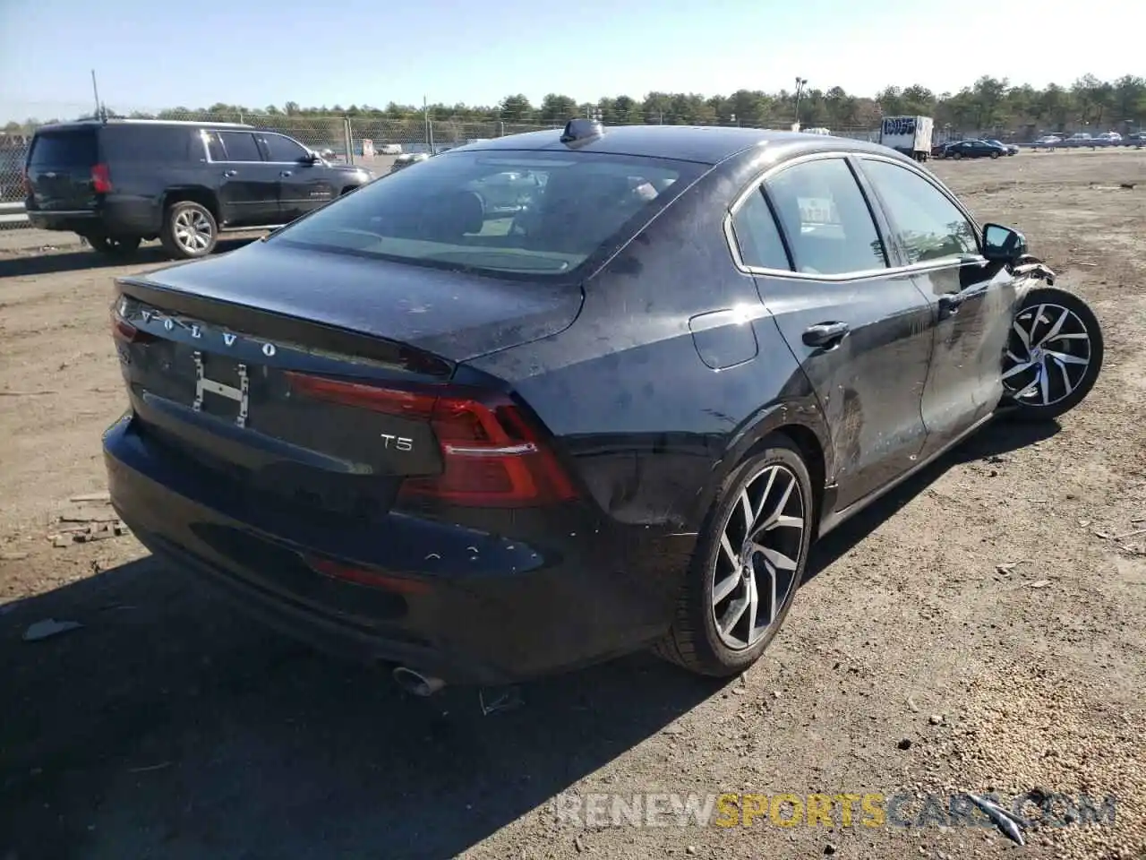 4 Photograph of a damaged car 7JR102FK5LG065450 VOLVO S60 2020