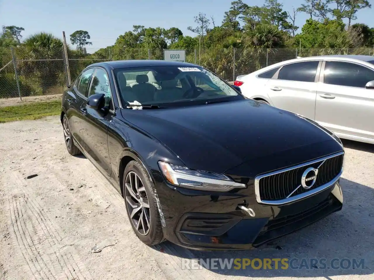 1 Photograph of a damaged car 7JR102FK6LG049385 VOLVO S60 2020