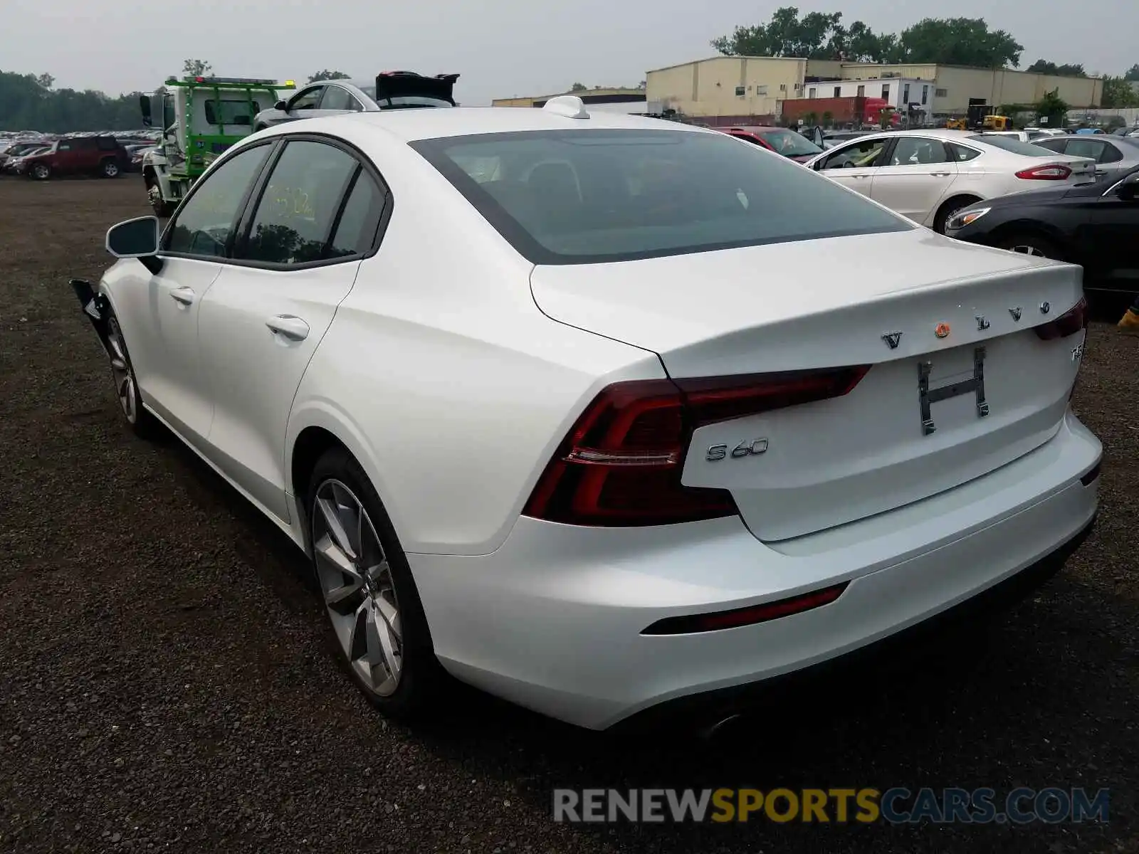 3 Photograph of a damaged car 7JR102FK6LG053694 VOLVO S60 2020