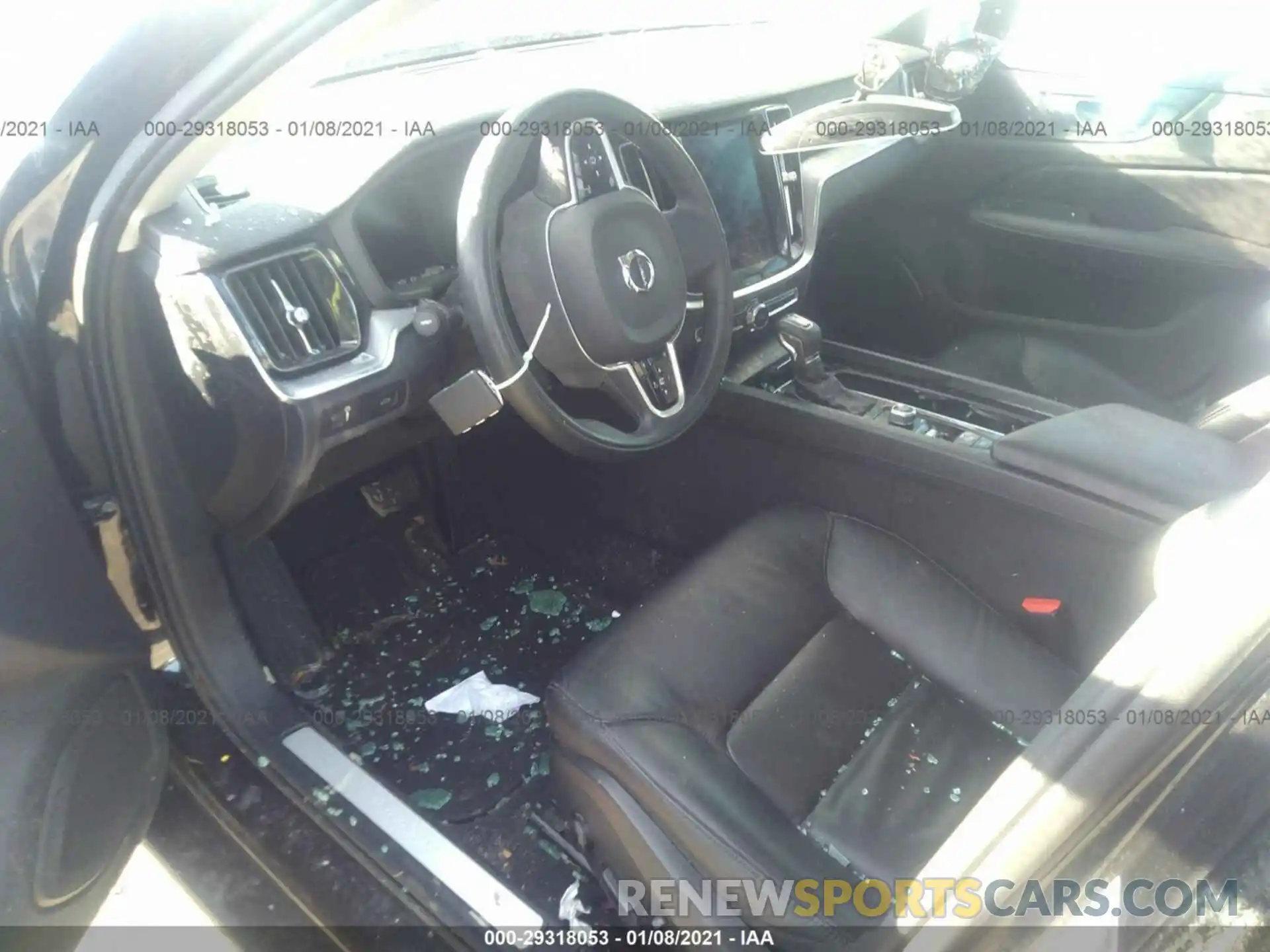 5 Photograph of a damaged car 7JR102FK6LG067921 VOLVO S60 2020