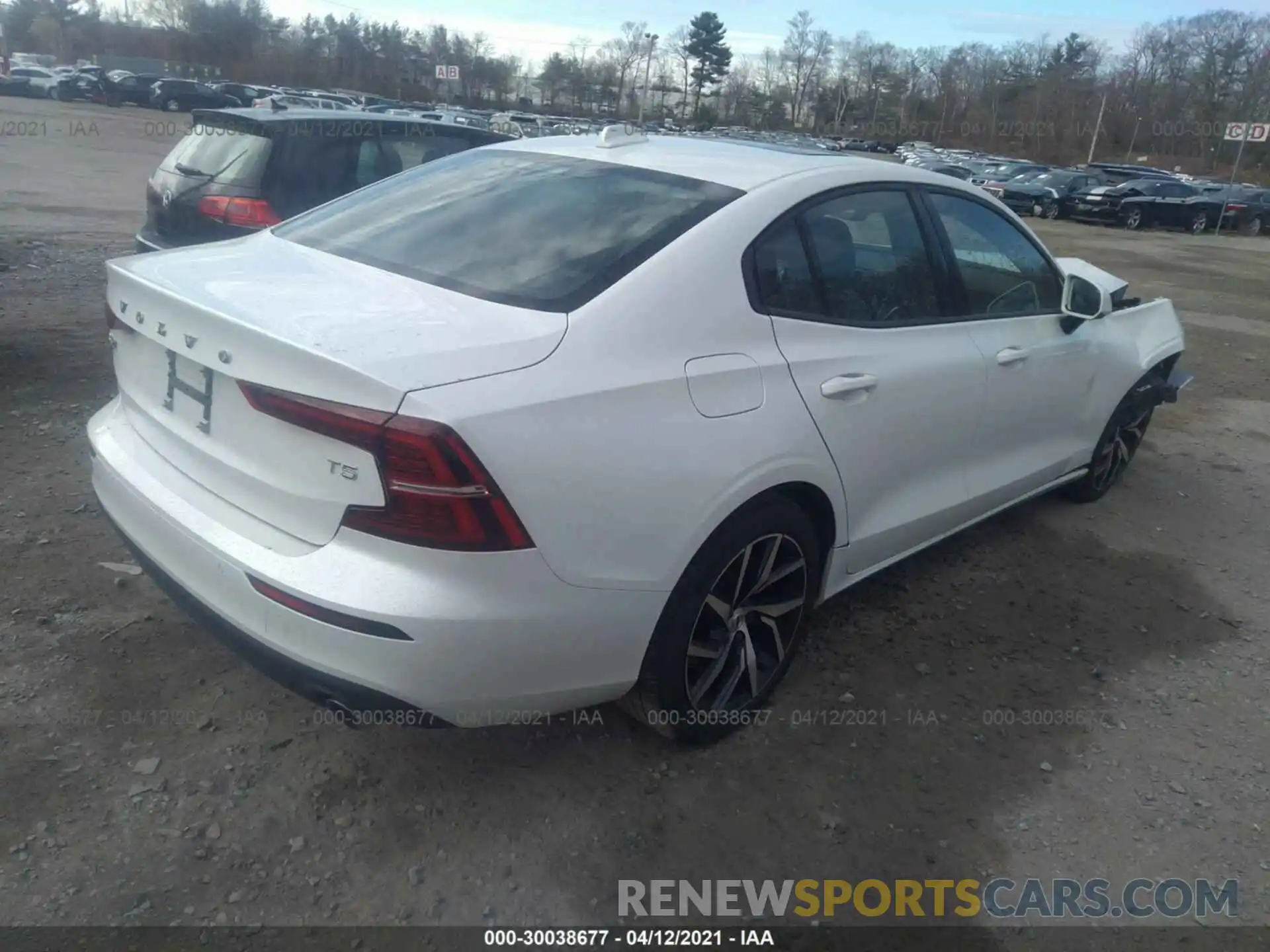 4 Photograph of a damaged car 7JR102FK7LG038007 VOLVO S60 2020