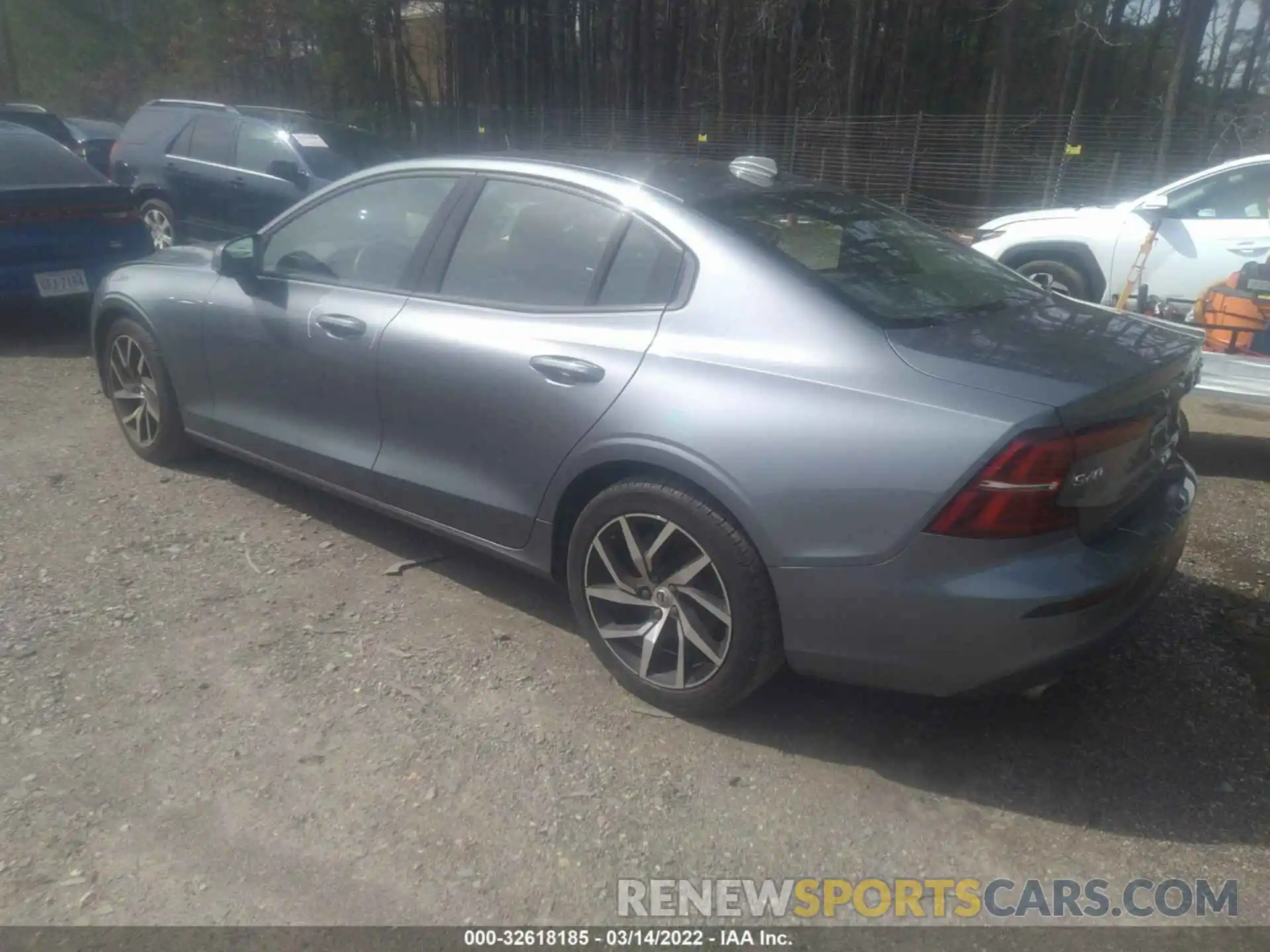 3 Photograph of a damaged car 7JR102FK7LG054417 VOLVO S60 2020