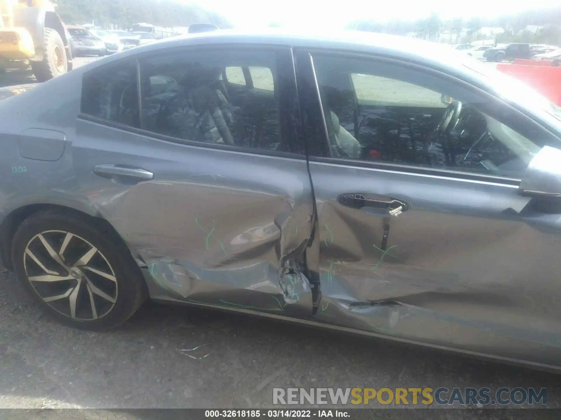 6 Photograph of a damaged car 7JR102FK7LG054417 VOLVO S60 2020