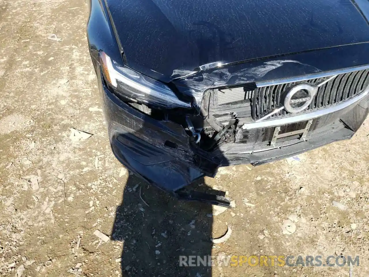 9 Photograph of a damaged car 7JR102FK7LG054594 VOLVO S60 2020