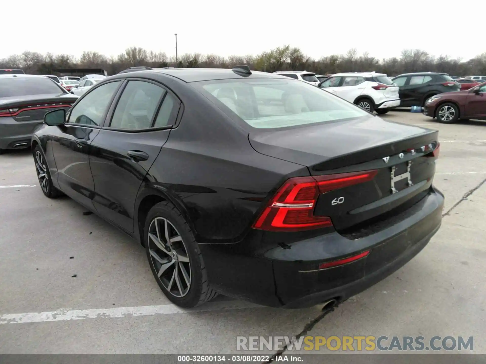 3 Photograph of a damaged car 7JR102FK7LG067443 VOLVO S60 2020