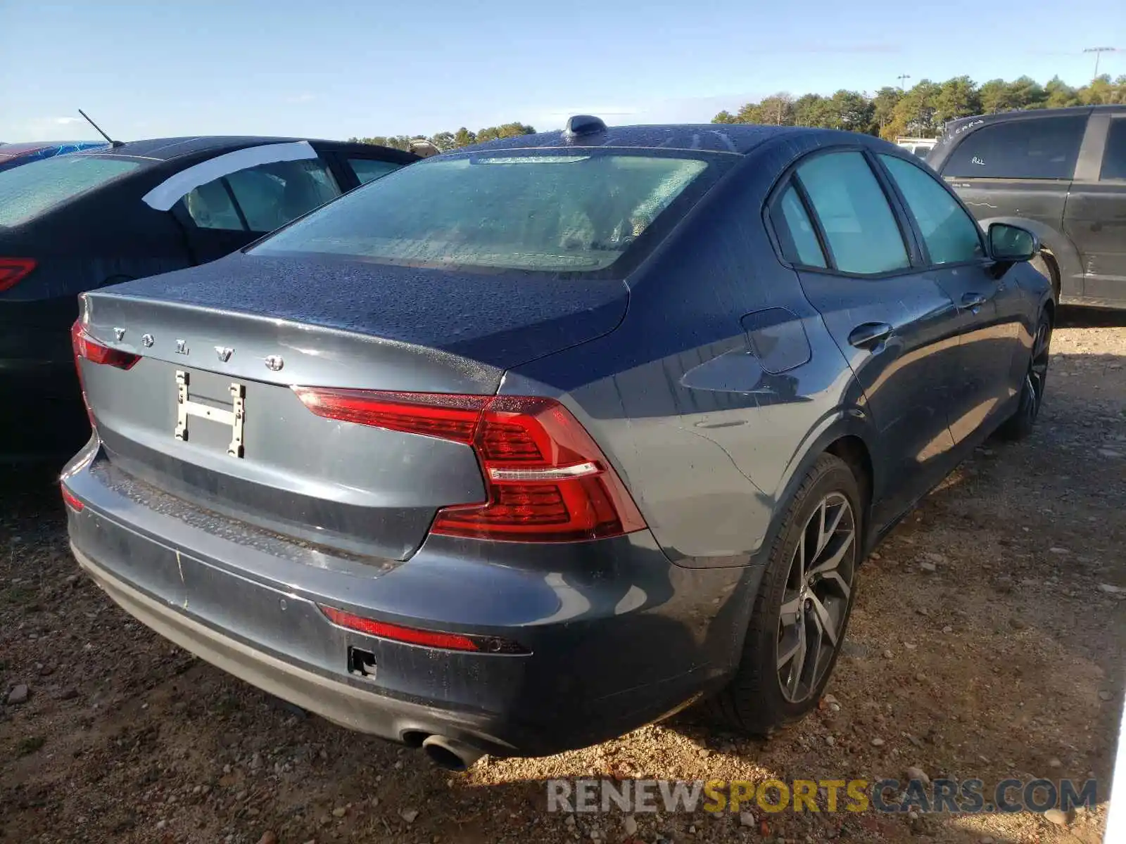 4 Photograph of a damaged car 7JR102FK8LG040333 VOLVO S60 2020