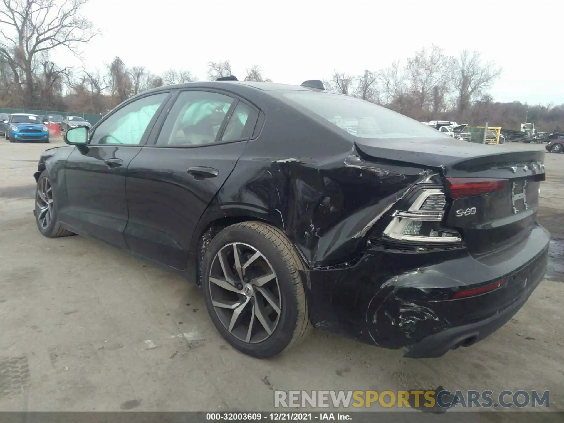 3 Photograph of a damaged car 7JR102FK8LG042065 VOLVO S60 2020