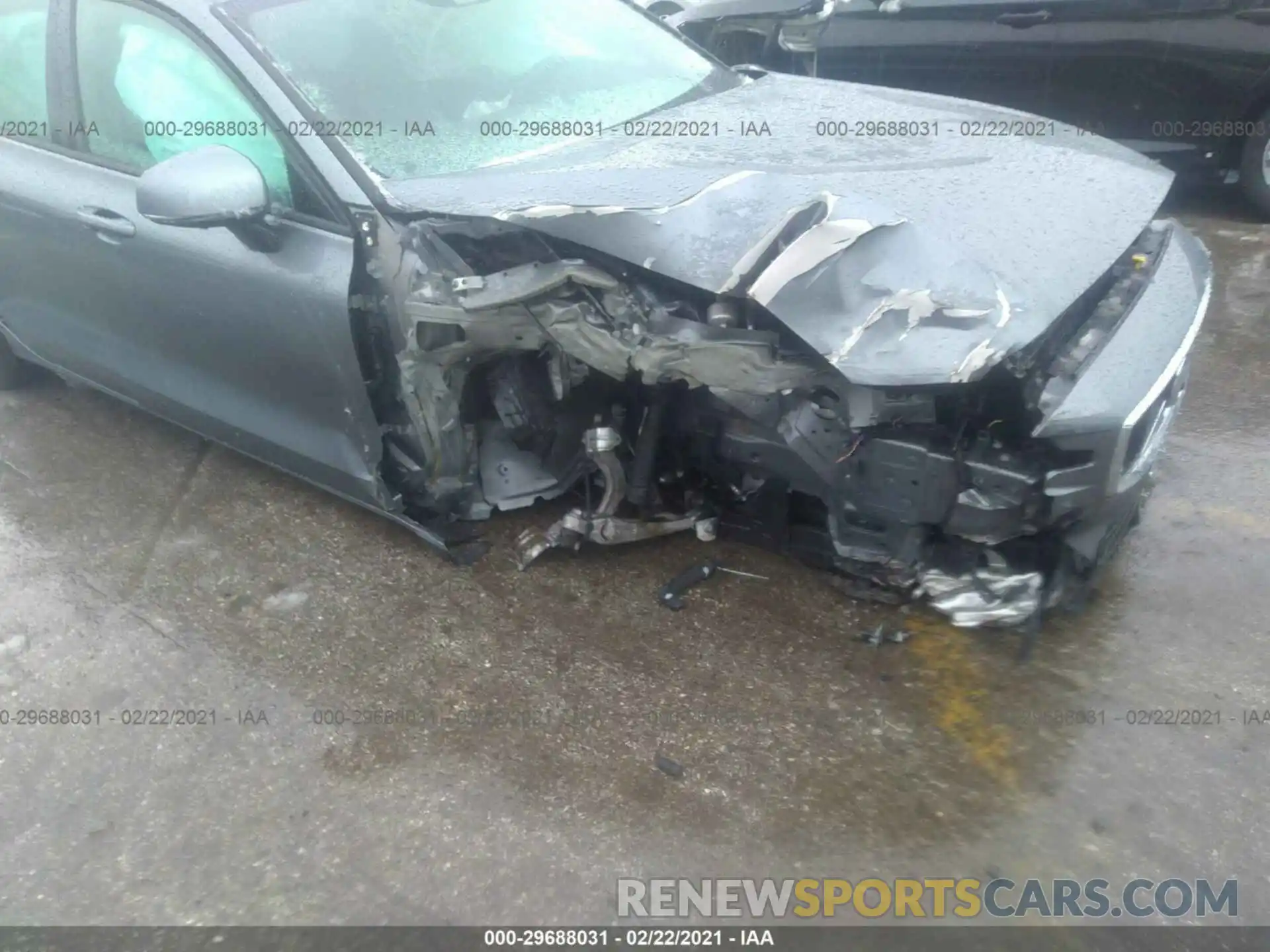 6 Photograph of a damaged car 7JR102FK8LG042292 VOLVO S60 2020