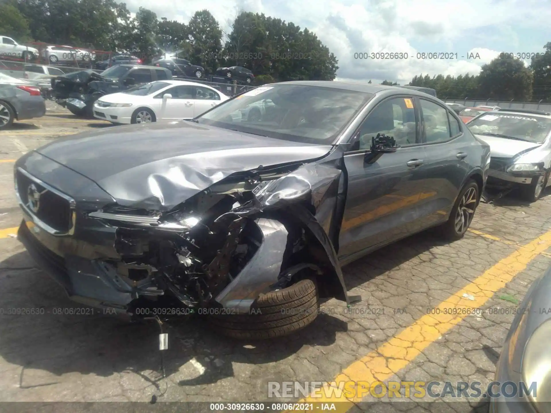 6 Photograph of a damaged car 7JR102FK8LG072411 VOLVO S60 2020