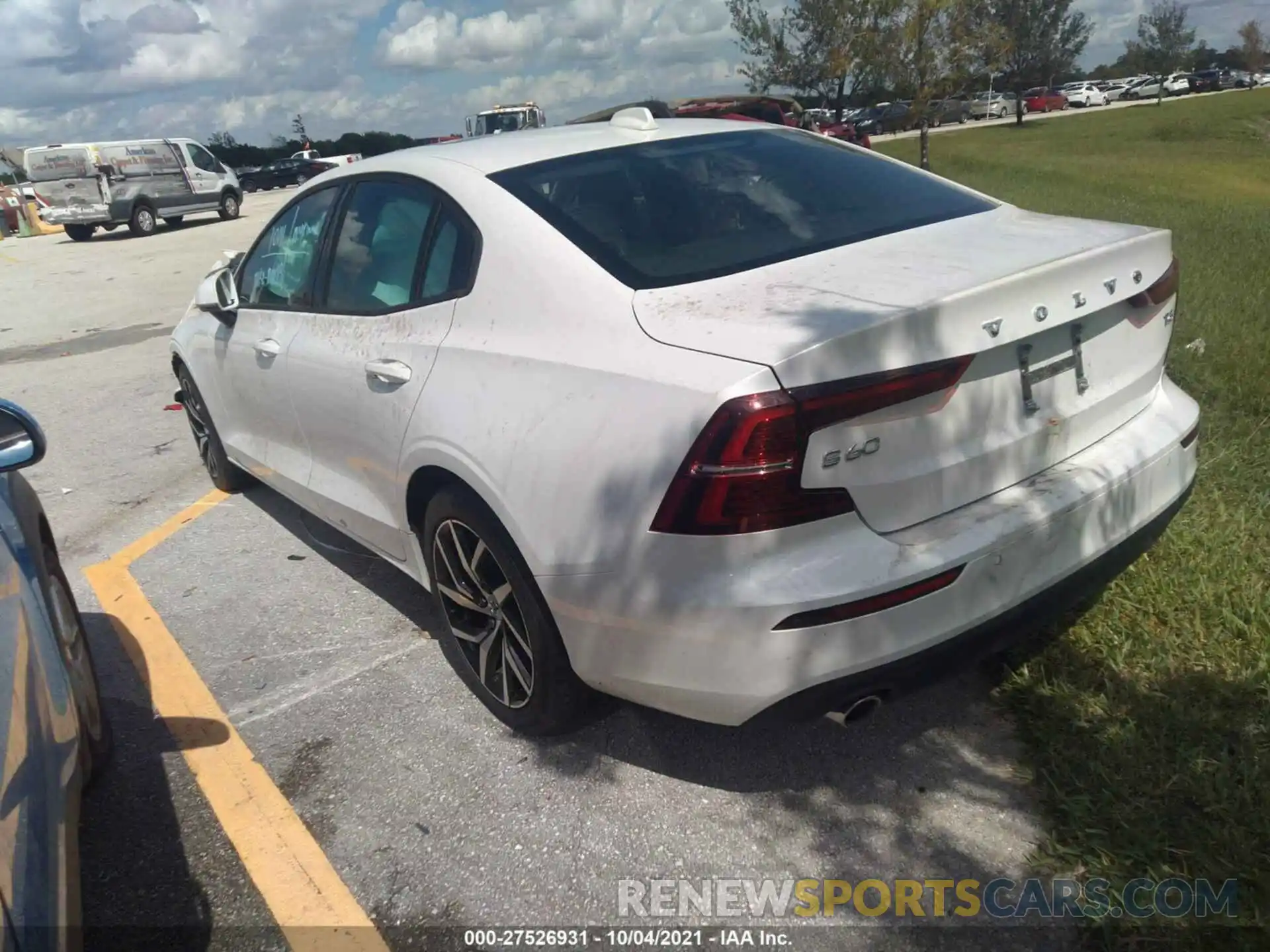 3 Photograph of a damaged car 7JR102FK9LG039899 VOLVO S60 2020